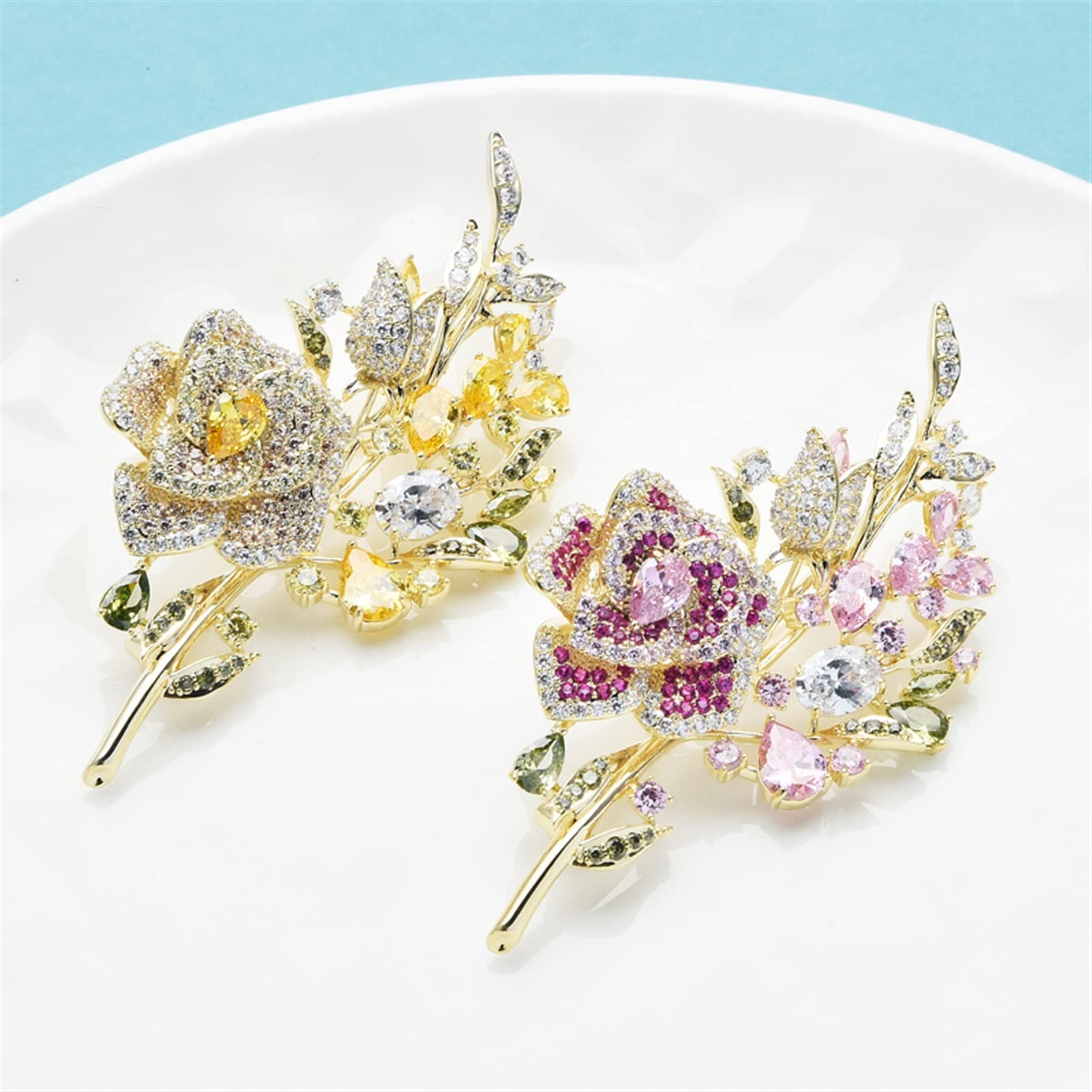 WXKAGF Spilla da Donna Spilla da Donna Elegante Scintillante Spilla in Cristallo Rosa Spilla per Festa di Nozze Spilla a Forma di Fiore Accessori Moda Donna Spille squisite