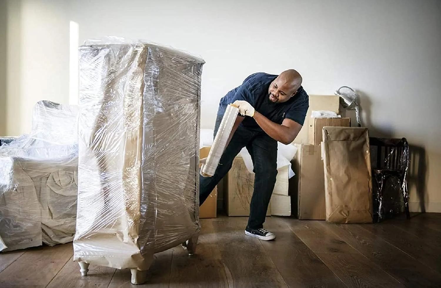 Rollos Film Estirable Transparente - 2Kg por Rollo, 23 Micras, 60 cm de Ancho, 240m Lineales - Envoltura para Embalaje Industrial, Mudanzas y Paletizados (6, 300 Metros)