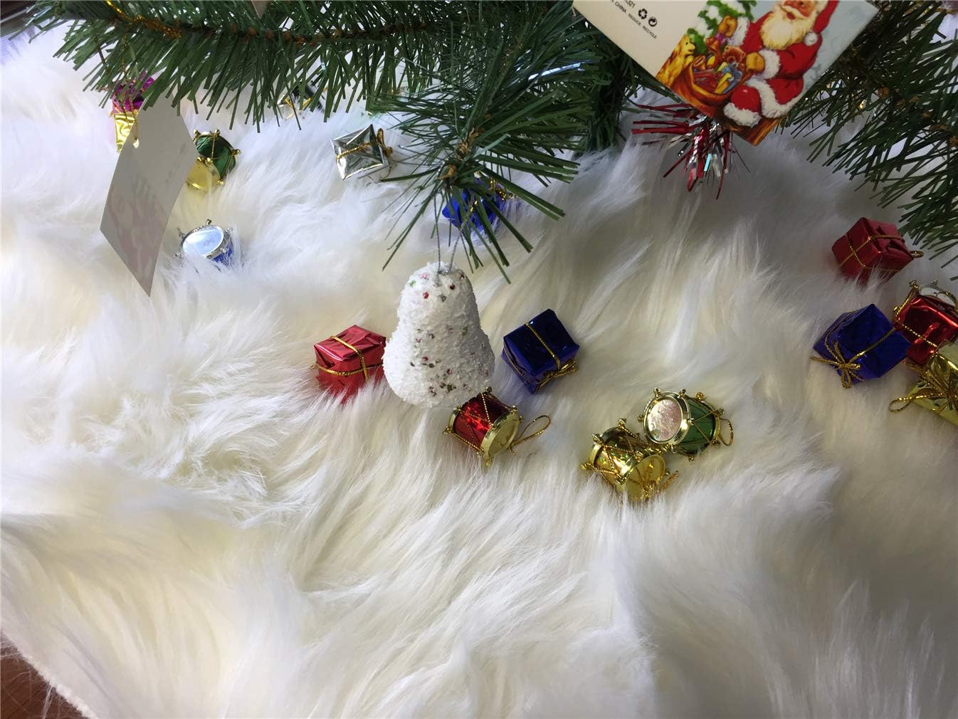S_SSOY Ivory Faux Fur Christmas Tree Skirt Luxury Xmas Tree Skirts for Party Ornaments Decoration (19.6inches)