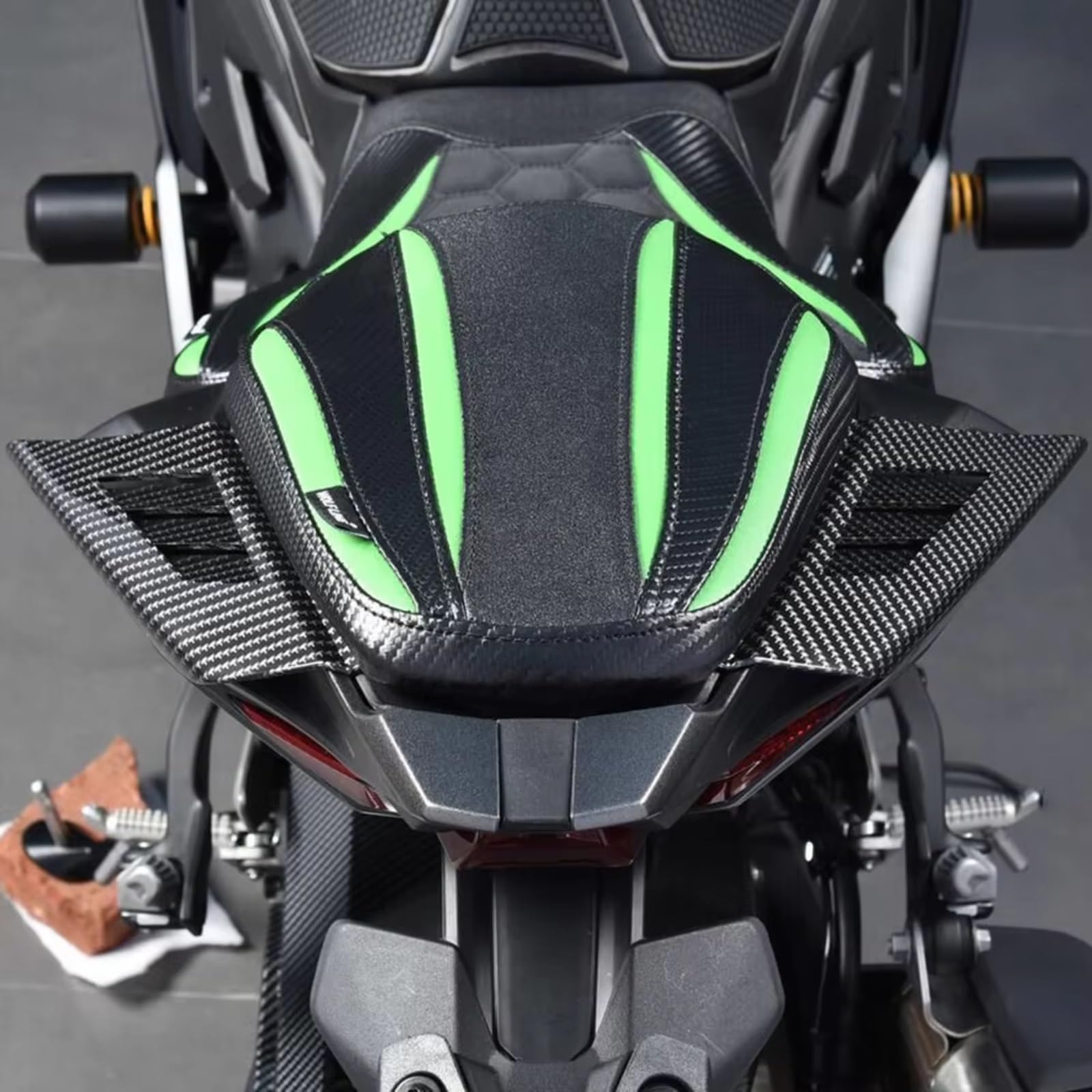 Motorrad-Flügelspoiler Für ZX-4R Für ZX-4RR Aerodynamisches Winglet | 2023–2025 Motorrad-Heckflügel, Heckspoiler, Aerodynamische Winglet-Verkleidung(Carbon Fiber Look)