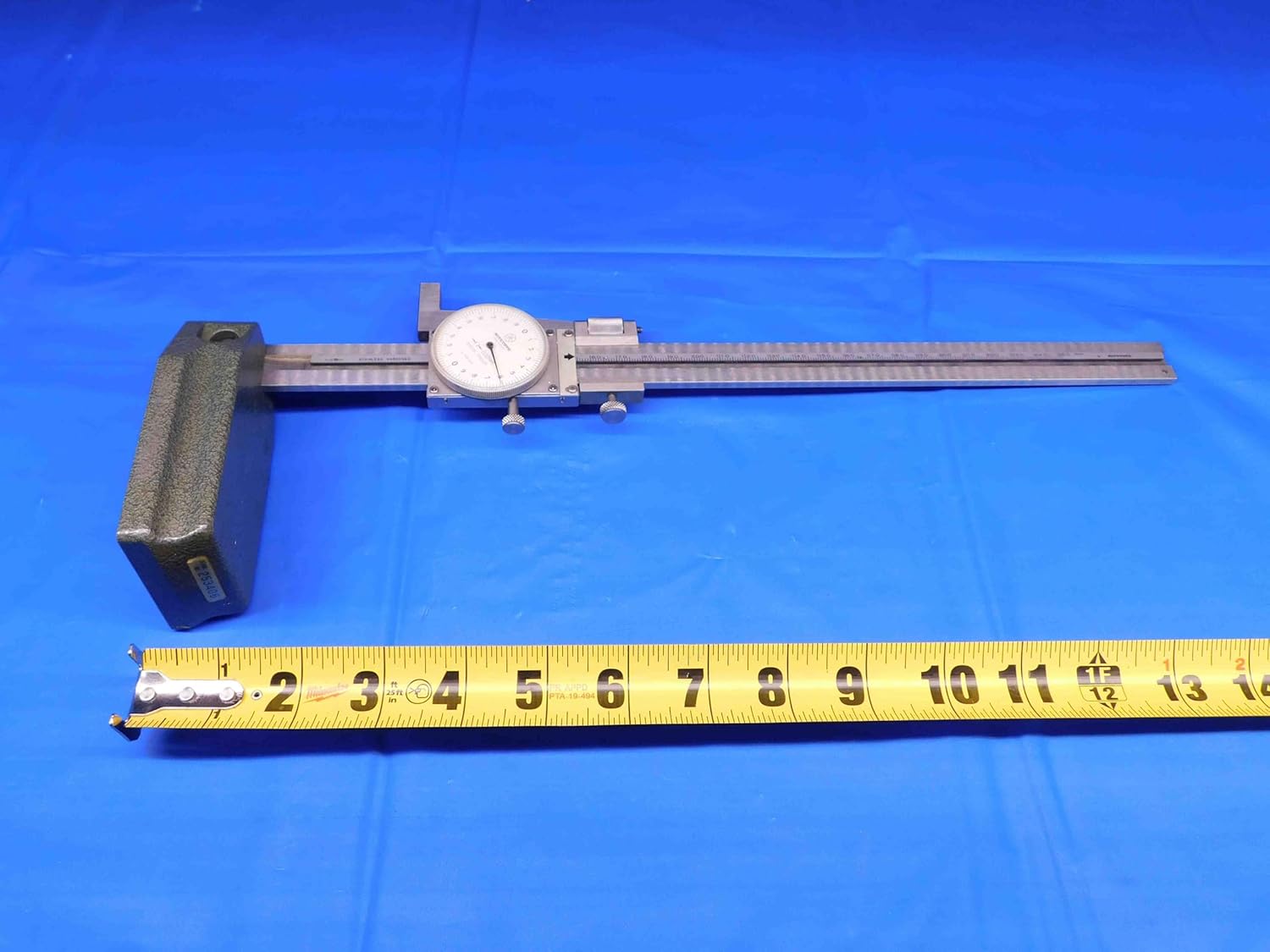 MITUTOYO NO.509-302 250mm DIAL HEIGHT GAGE 0.02mm DIAL READING +- 0.04mm - BR5815BC4