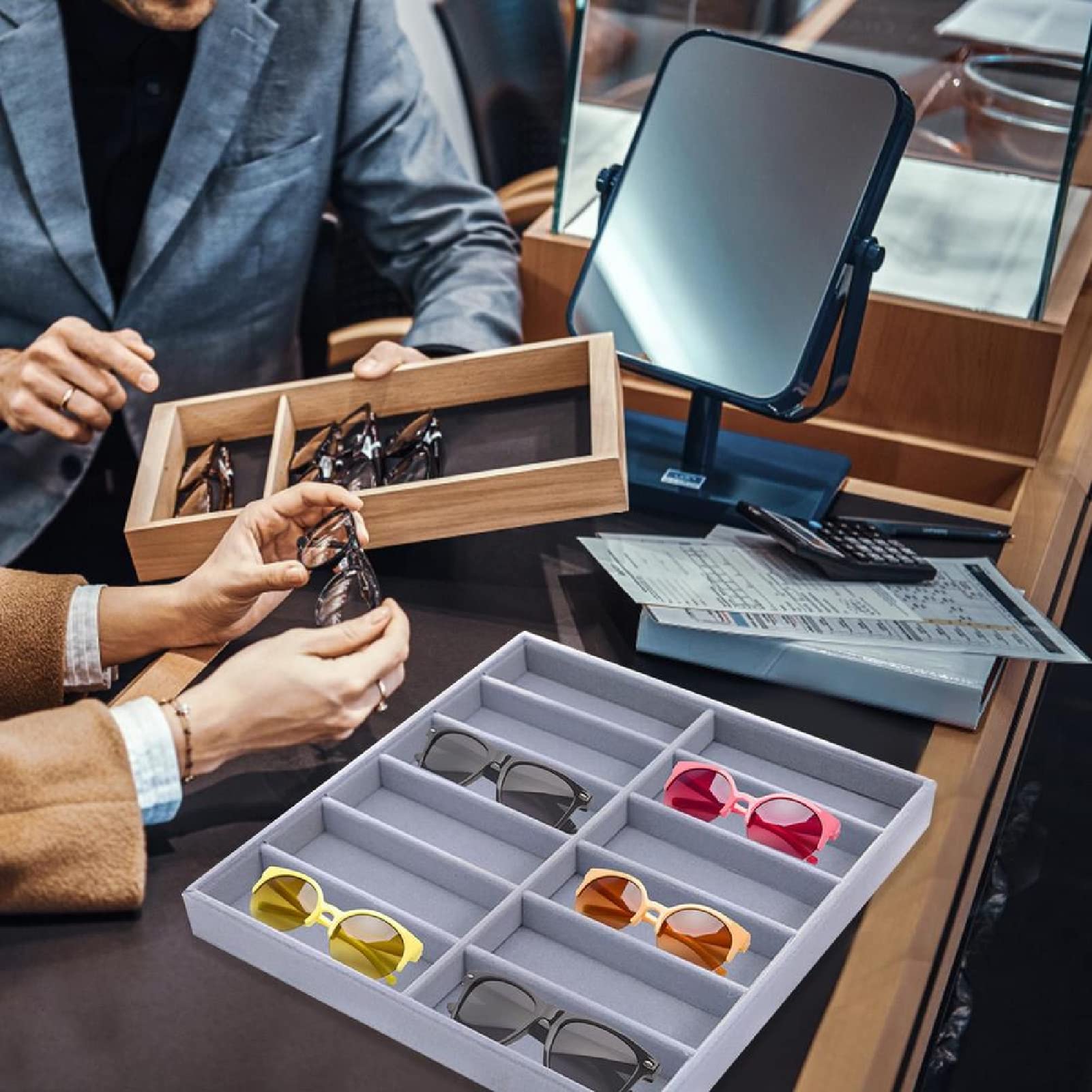 Tiiyee Organizador de Gafas, Organizador Gafas Caja 12Rejillas para Gafas Sol Bandeja Exhibición Terciopelo Las Lentes Clasificación Sol la Almacenamiento Colección Joyas
