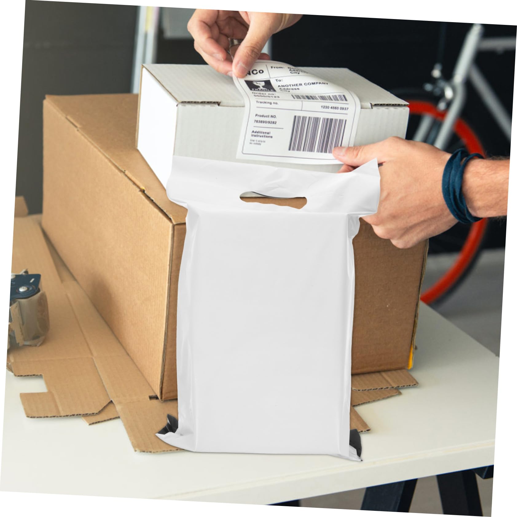100pezzi Buste Per Spedizioni in Resistenti Buste Postali Per Abbigliamento Chiusura Adesiva Per Imballaggio Postale Impermeabili