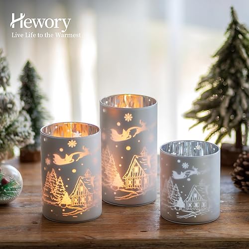 Miniatura 4 de Hewory Centro de mesa de candelabros de Navidad decoración navideña de ciervos de casa de nieve plateados, portavelas de cristal de huracán, juego