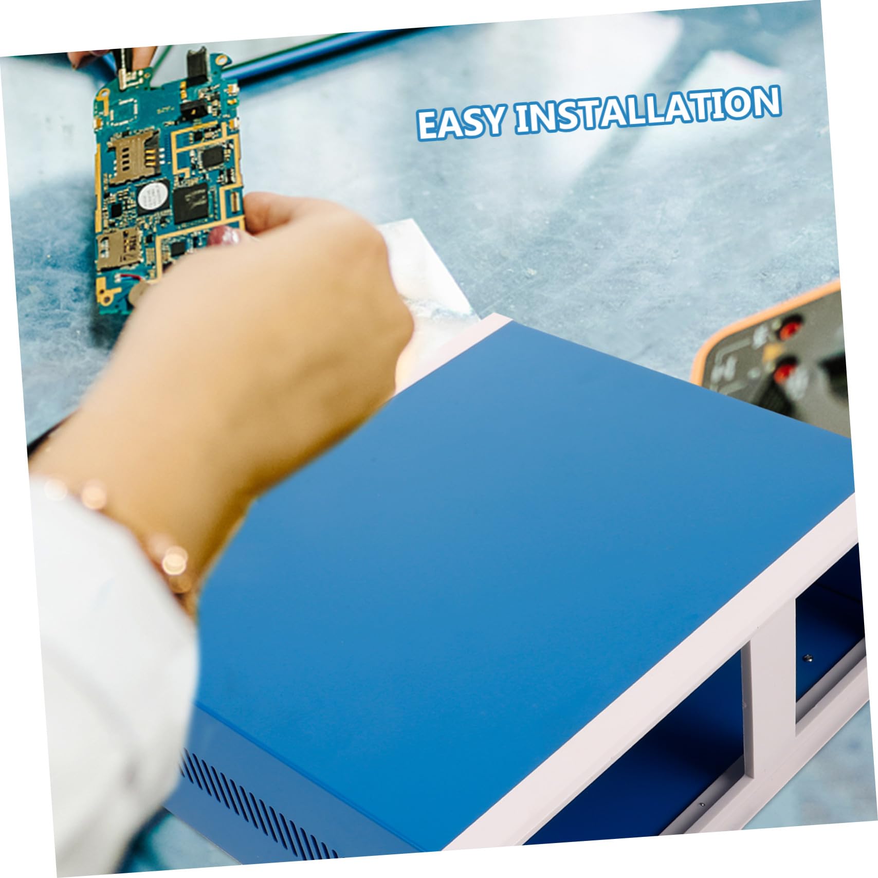 Scatola Elettrica in Ferro Blu Resistente alle Intemperie per Protezione Strumenti Elettronici Aspetto Semplice ed Elegante da Esterno
