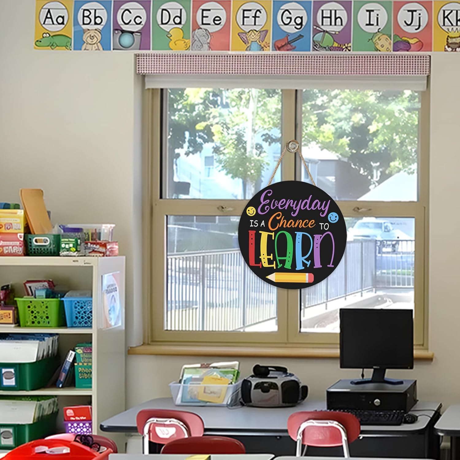 Back to school Classroom Inspirational Front Door Sign, Everyday is a Chance to Learn Wood Hanger Study Room Home Decor, Educational Wooden Wreath Indoor Wall Hanging Decoration Teacher Gifts