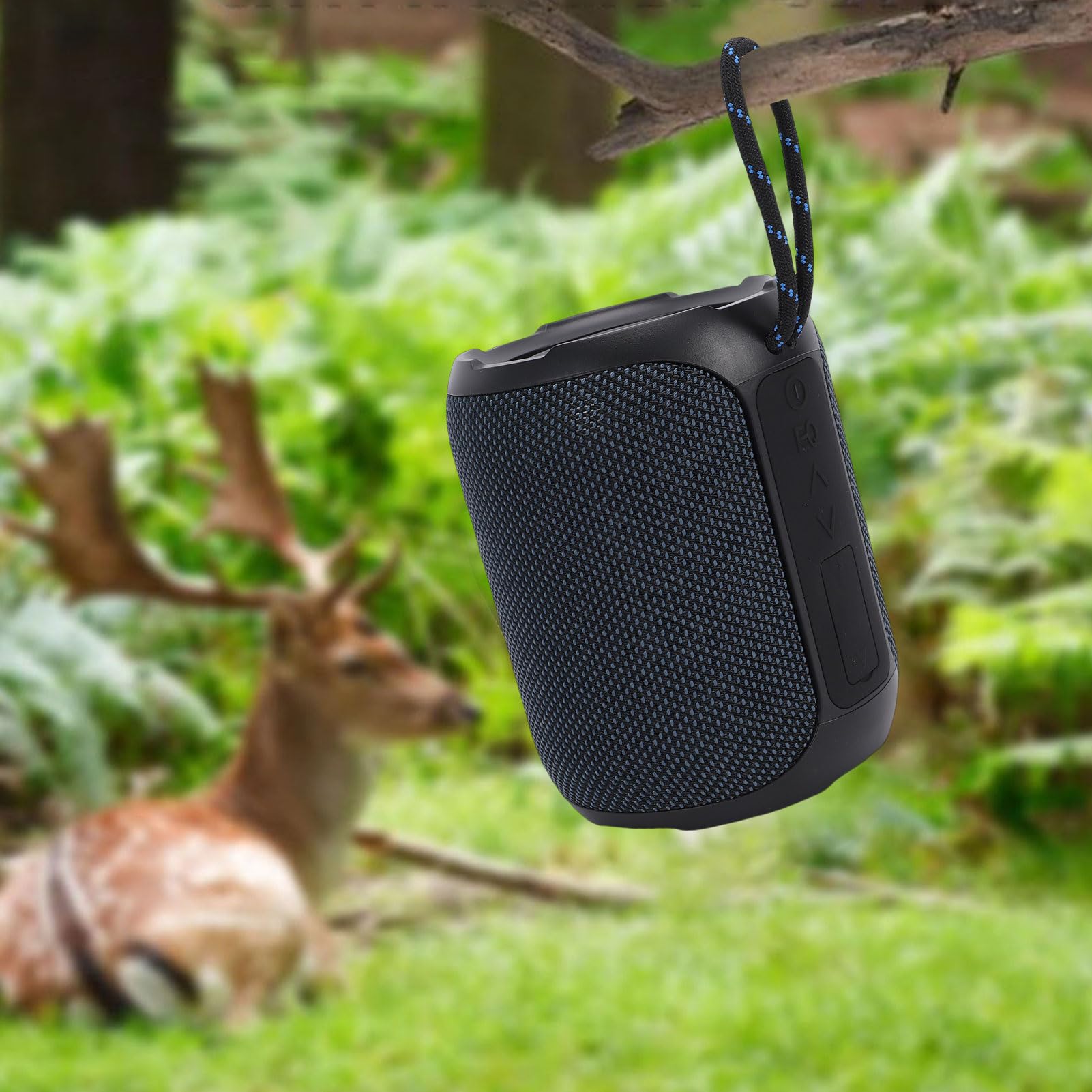 Cassa acustica con grado di protezione IPX7, subwoofer attivo da 5200 mAh, realizzata in ABS siliconico, dimensioni 130 x 130 x 105 mm.