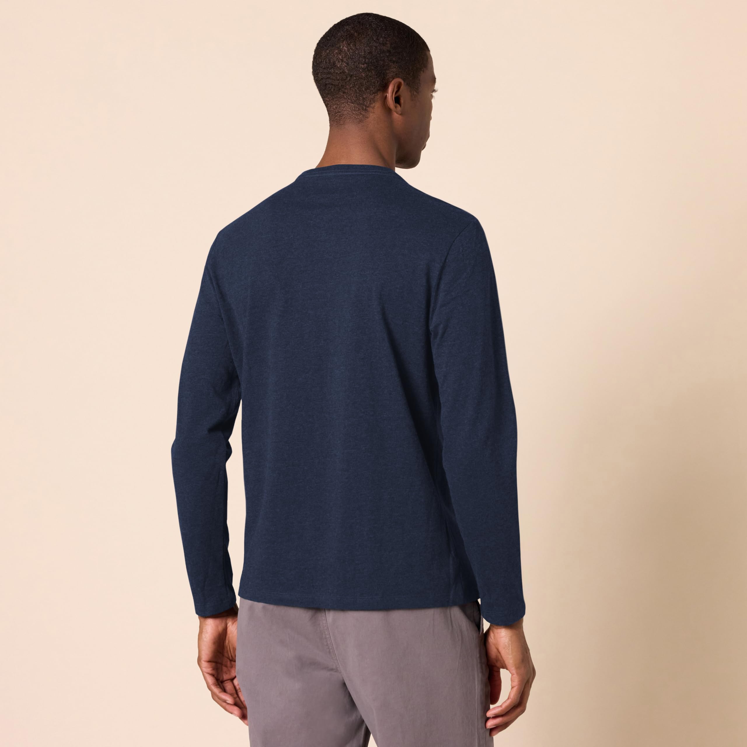 Amazon Essentials T-Shirt a Maniche Lunghe Slim Uomo