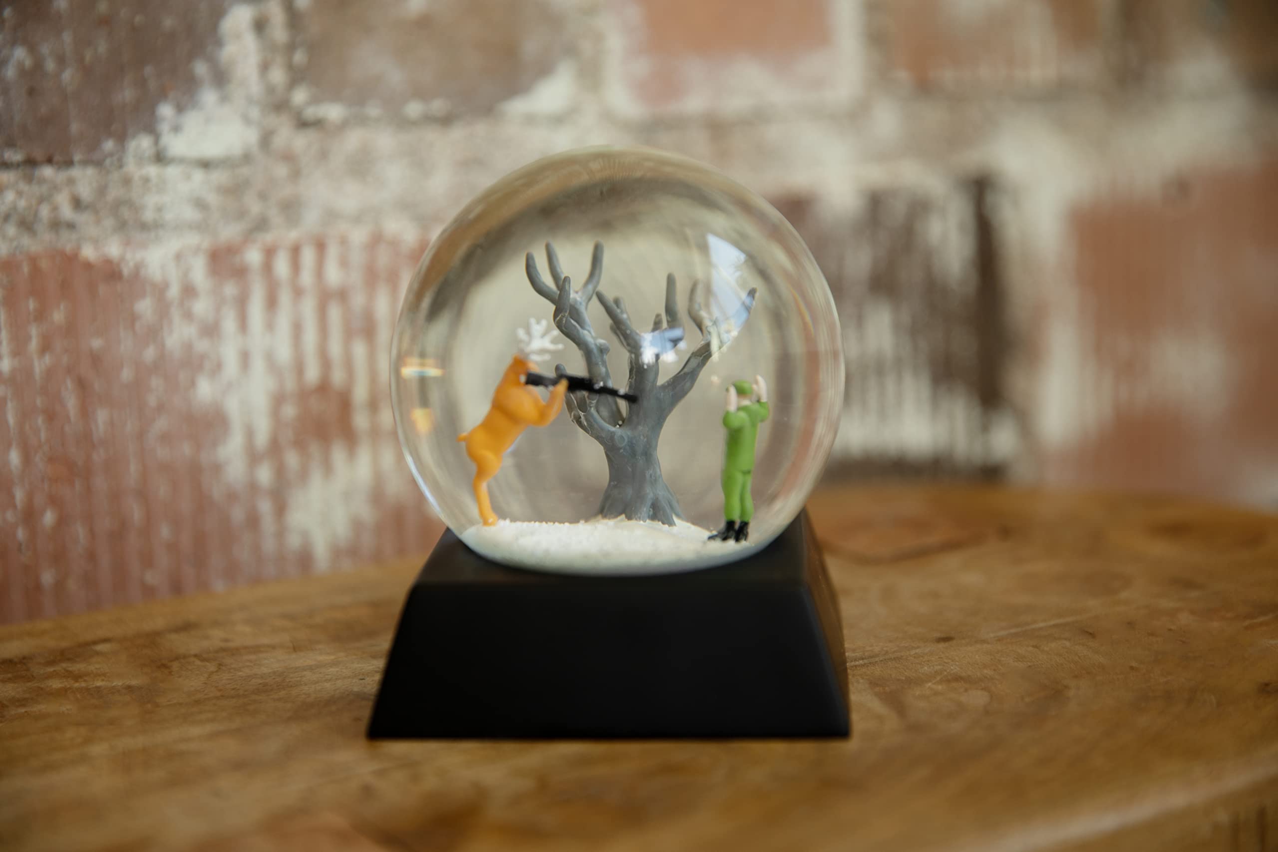 Amazon.co.jp: Bambi's Revenge スノードーム – 変なギフト 鹿のスノー