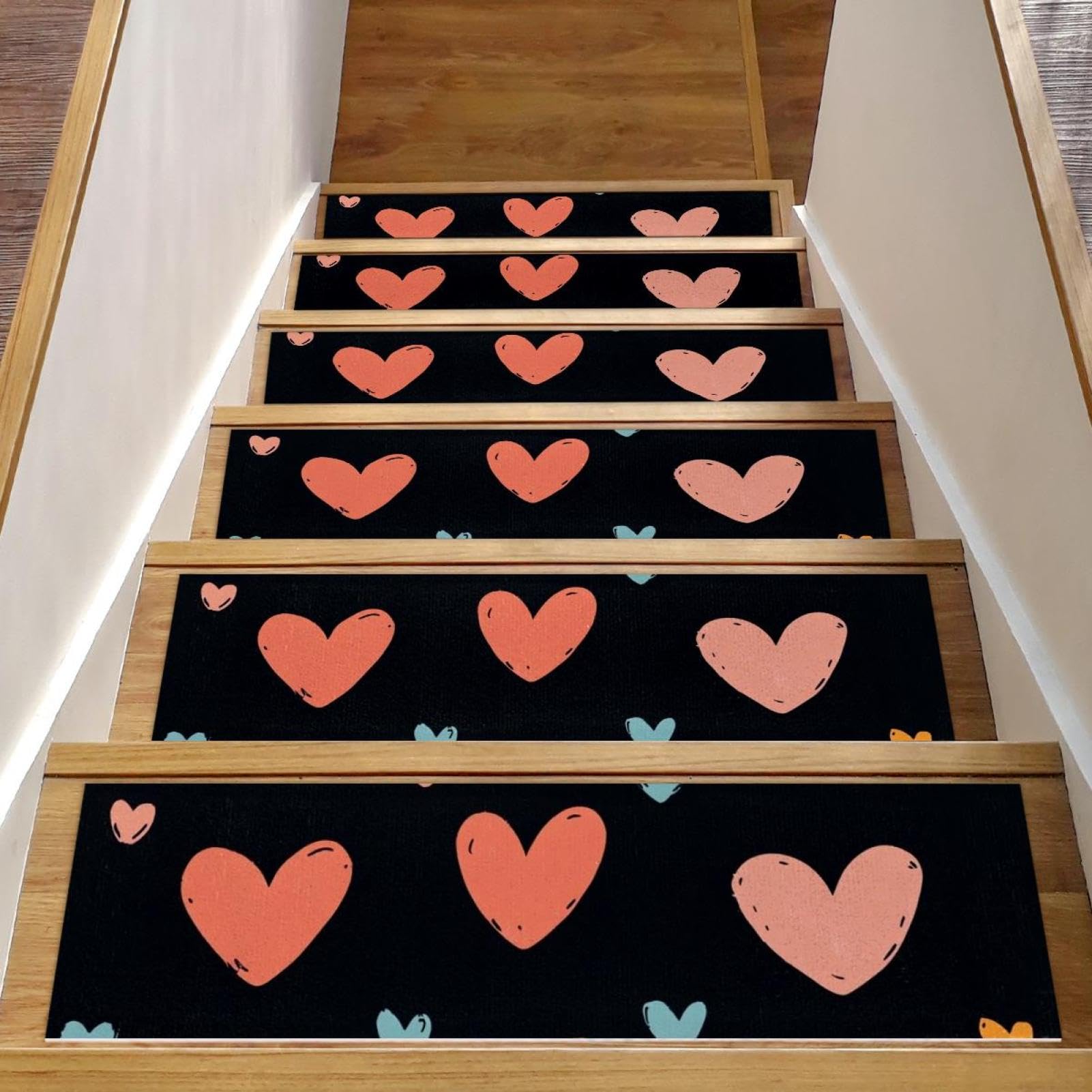 Tapis d'escalier en bois haut de gamme avec envers adhésif et finitions soignées cœur