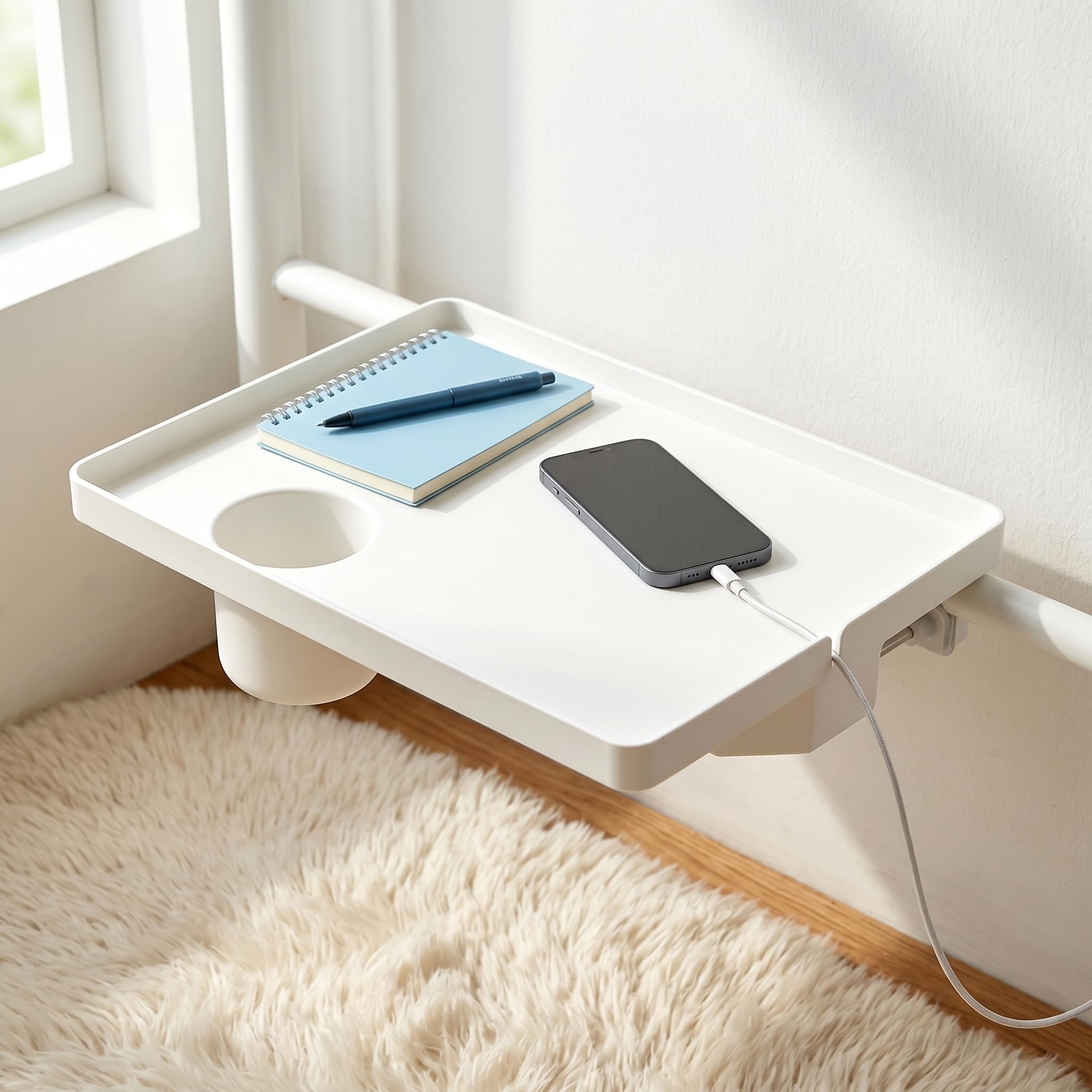 Table De Chevet Suspendue pour Lit Grande Table De Nuit Fixe sur Cadre 43x29,5 Cm avec Support De Verre Et Passe-Câbles Plateau Lit pour Smartphone Blanc