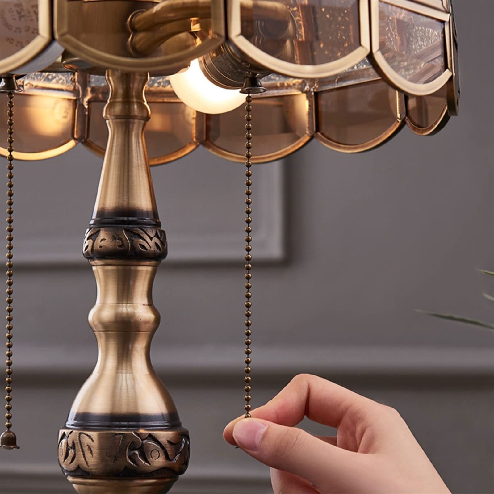 Affascinante Lampada da scrivania europea in rame, soggiorno, studio, lampada decorativa, camera letto, comodino antica con paralume in vetro Arredamento per la casa
