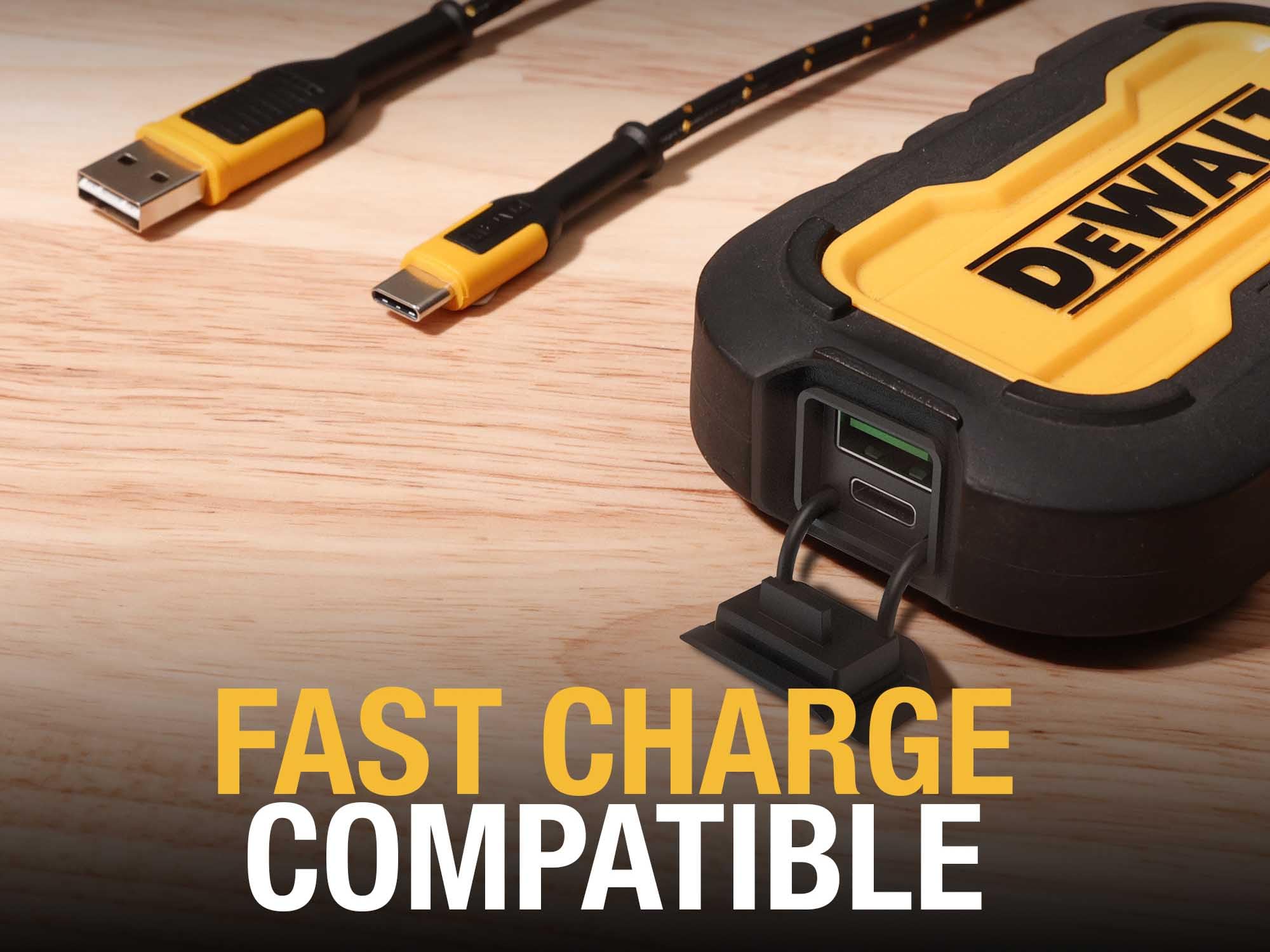 DeWALT Podwójny port szybkiego ładowania Powerbank 10 000 mAh dostarczany z kevlarem dostarczonym ze wzmocnionym kablem typu C na USB