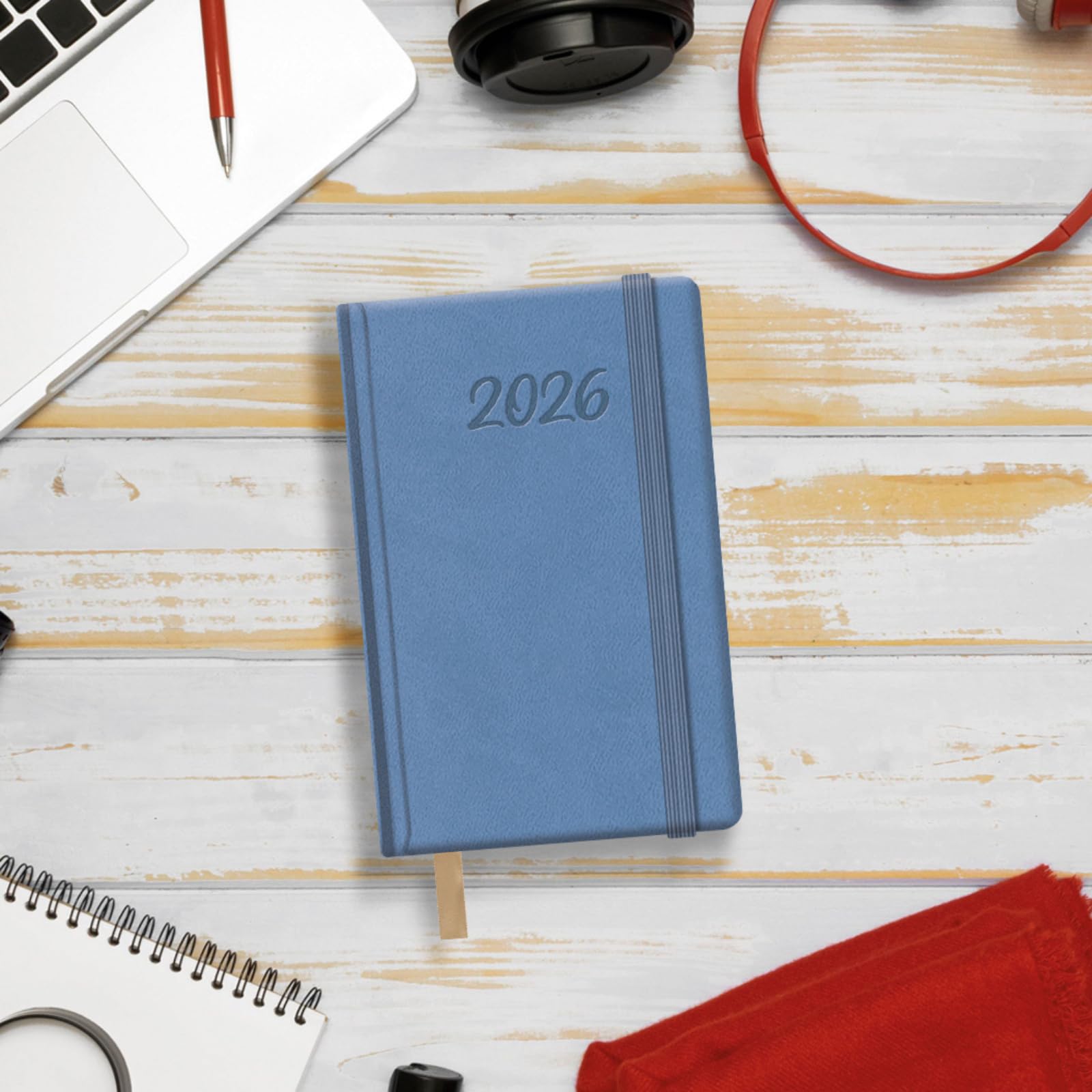 Dohe - Agenda 2026 - Semana Vista, Tamaño Bolsillo (8,5x13 cm), Tapa Dura de Polipiel, Cierre de Goma, Marcapáginas, 12 Meses Enero a Diciembre, Planificador Anual en Español - Samba Azul Claro