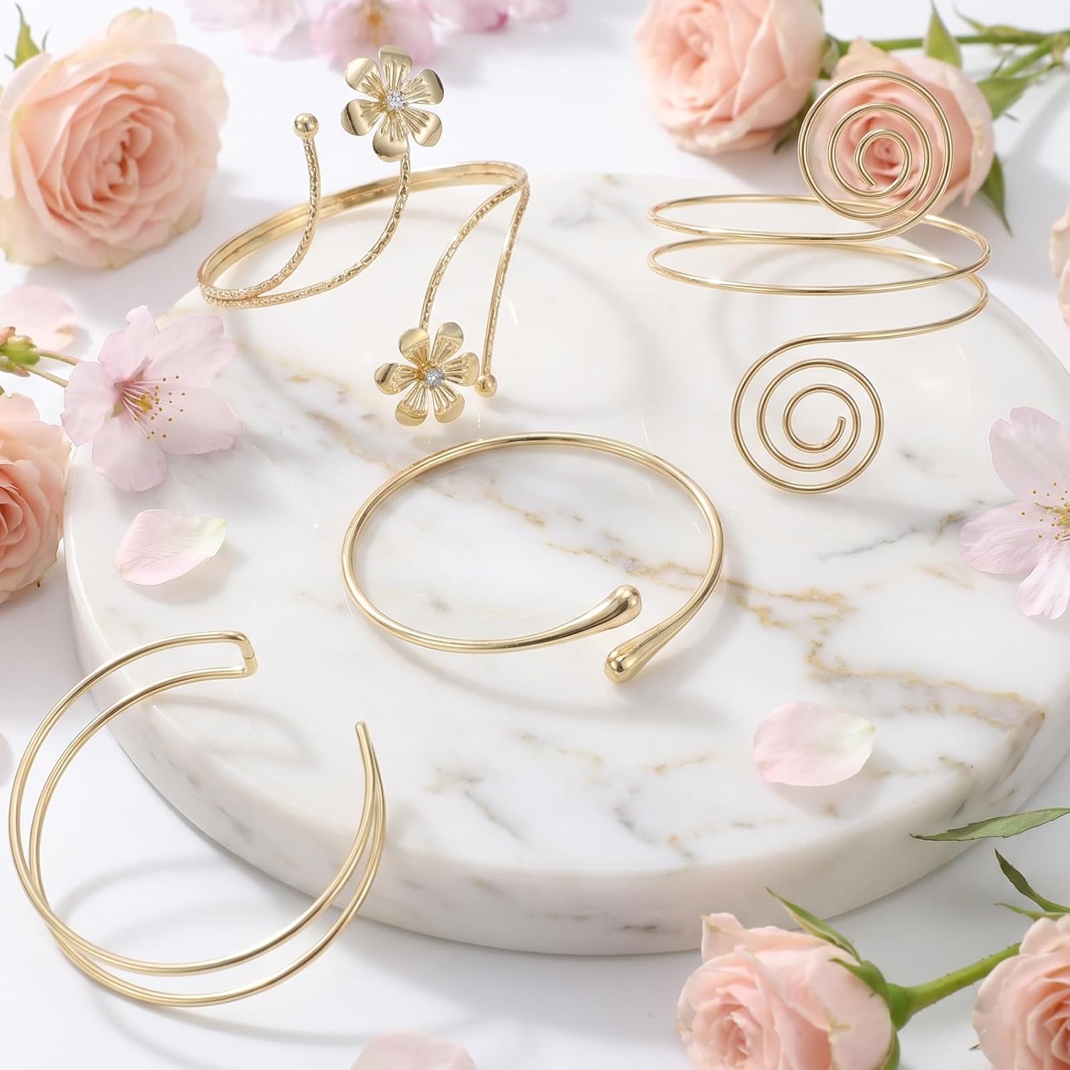 4pcs Arm Jewelry Upper Arm Brass Upper Arm Cuff Jewelry, Upper Arm Cuff Arm Bangle,Adjustable Women's Bangle Bracelets Set Minimalist Classical Coil Armlet Accessories for Women Party Wedding