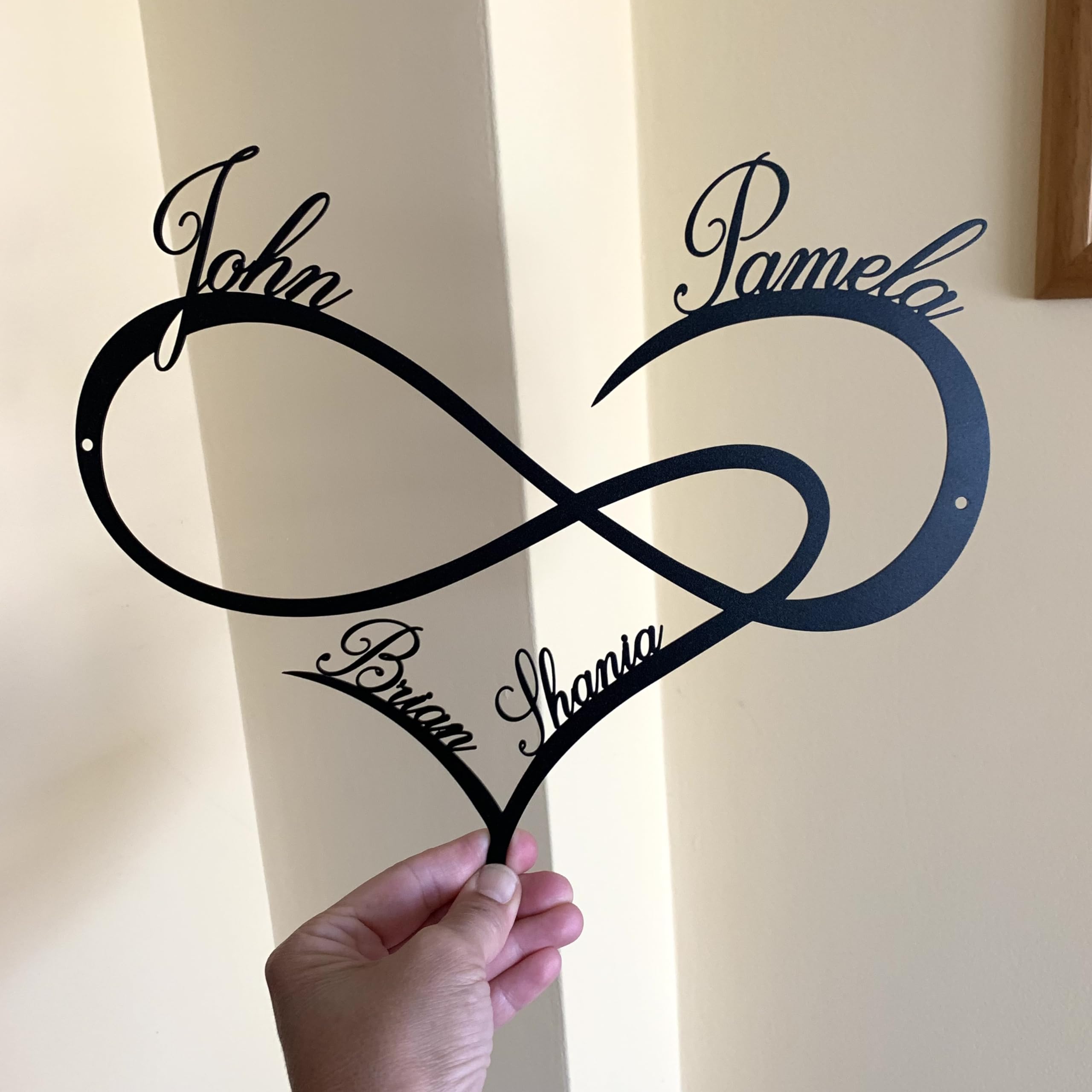 Cœur à l'infini personnalisé, Infinity Heart, Prénoms et le nom de famille, Signe d'amour en métal, Cadeau pour les parents, Décoration murale, Cadeau pour maman, Custom Amour Plaque, Symbole Infinity