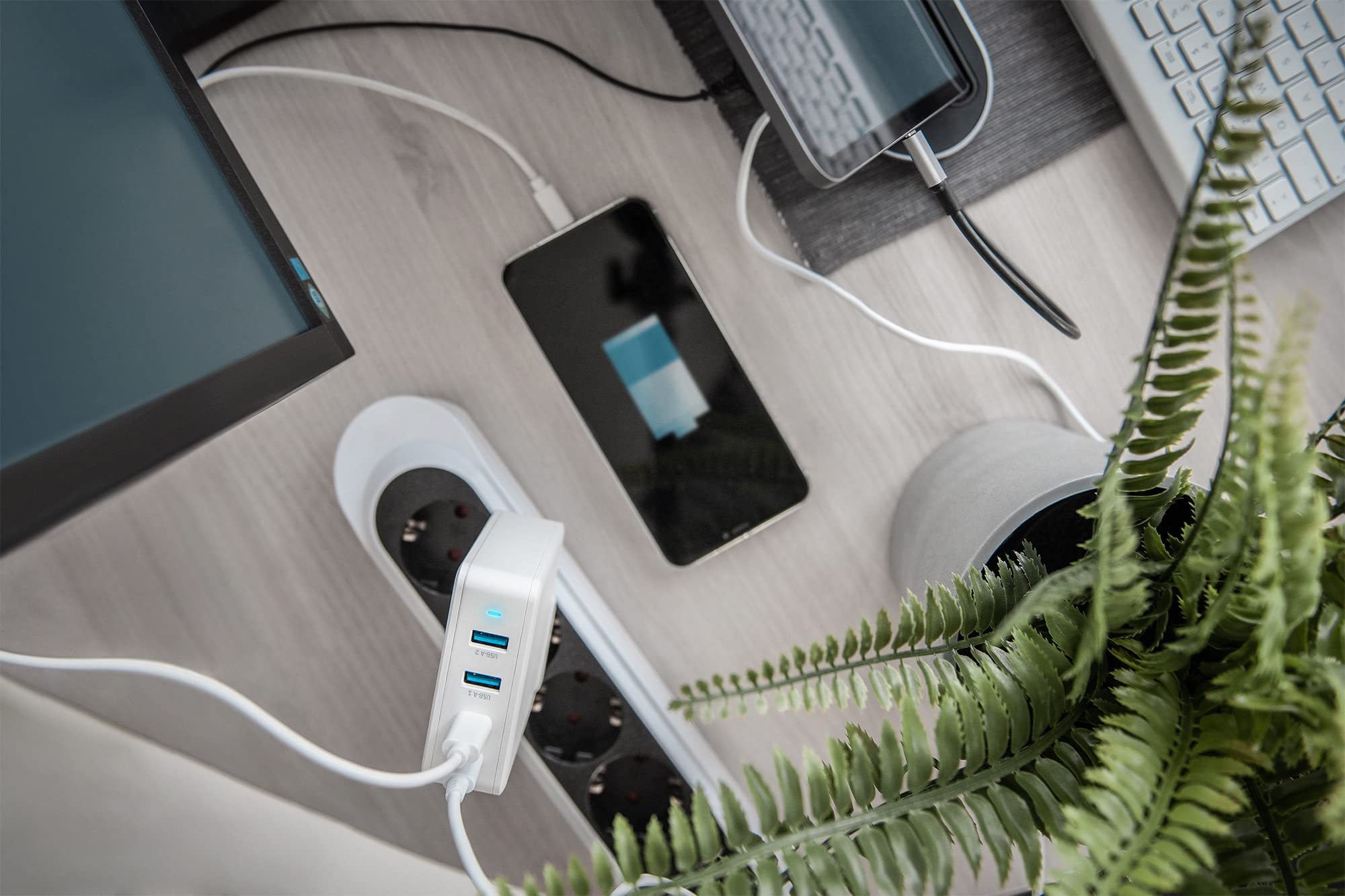 DIGITUS Universal GaN Ladegerät 100 W – 2-Port USB-C – 2-Port USB-A – Schnellladegerät Power Delivery (PD 3.0) – Für iPhone, iPad, Samsung Galaxy, Pixel, Xiaomi, Motorola, Huawei – Weiß