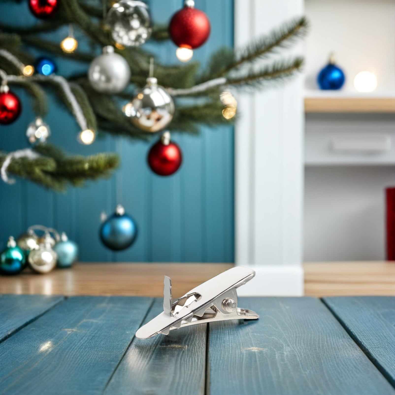 GARVALON 300 pcs Crafts Clips for Christmas Ornaments Multi Purpose Xmas Decor Props Crocodile Clips for Wreaths and Trees Easy to Install Convenient Holiday Decoration