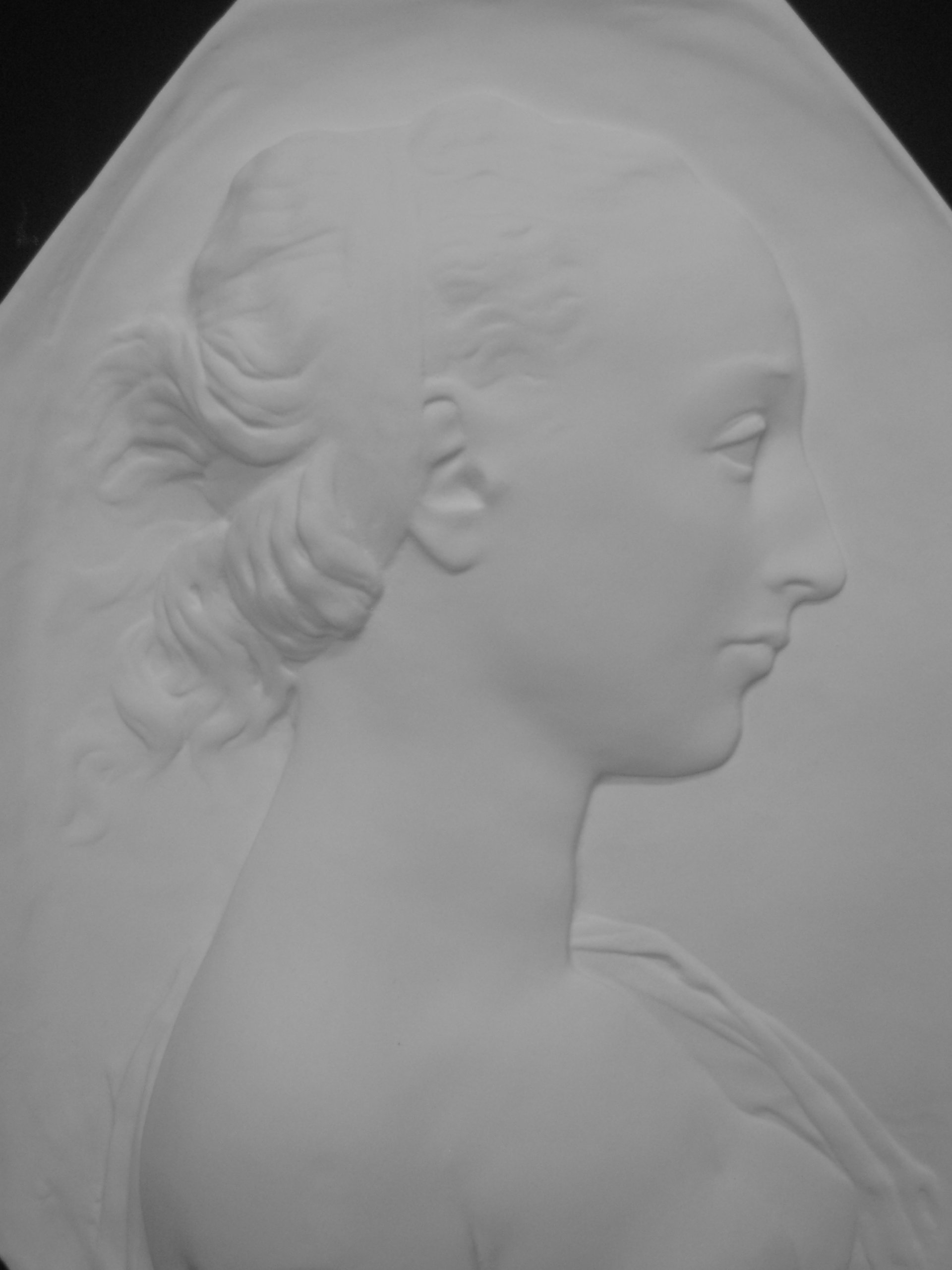 Amazon.co.jp: 石膏像 L－624 横向き婦人レリーフ H．50cm