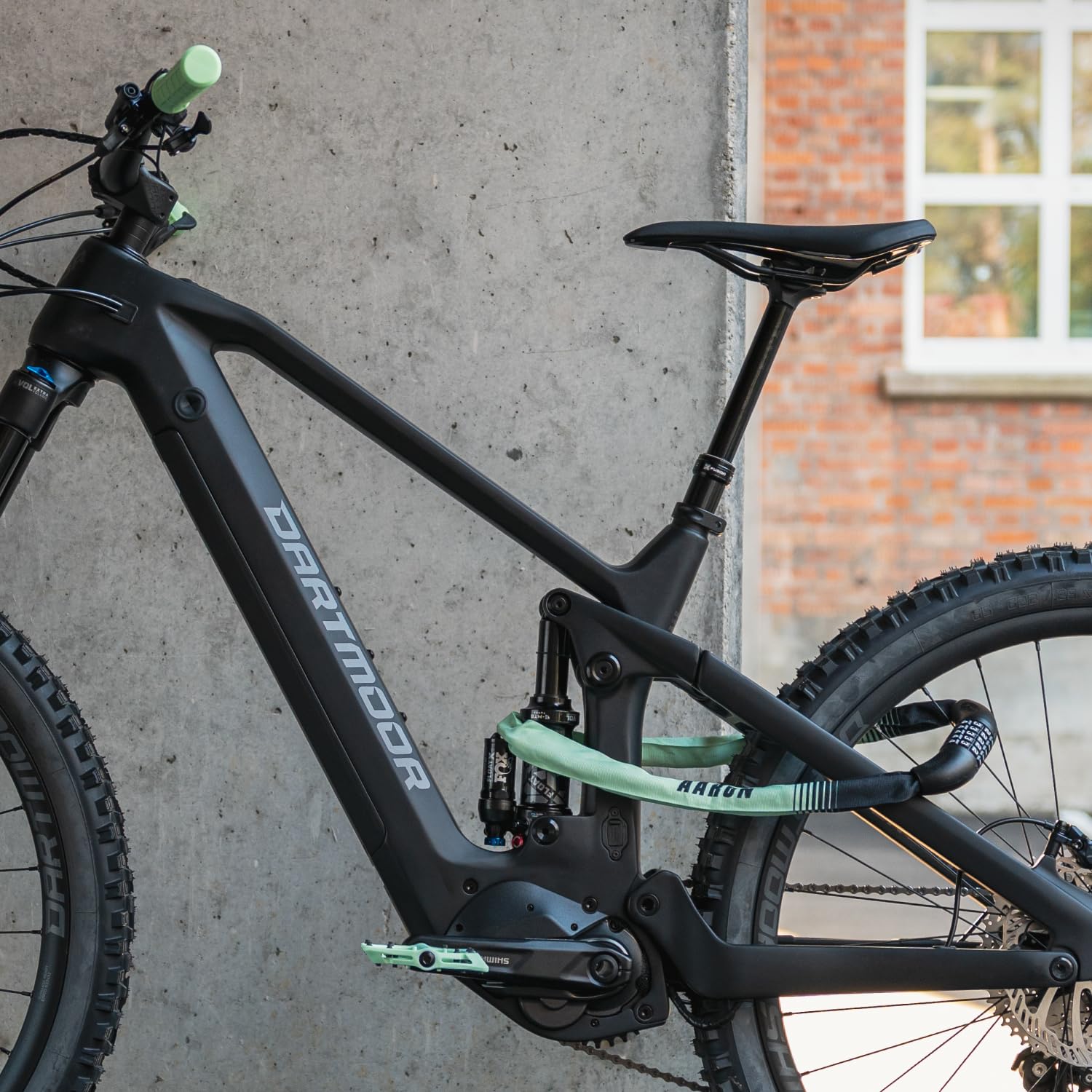 AARON Dirt MTB Pedale aus ultraleichten Nylonfasern mit abgedichtetem Industrie-Kugellager - rutschfest durch 8 austauschbare Pins - Plattform Fahrradpedale für Dirtbike, E-Bike, Downhill, Trekking