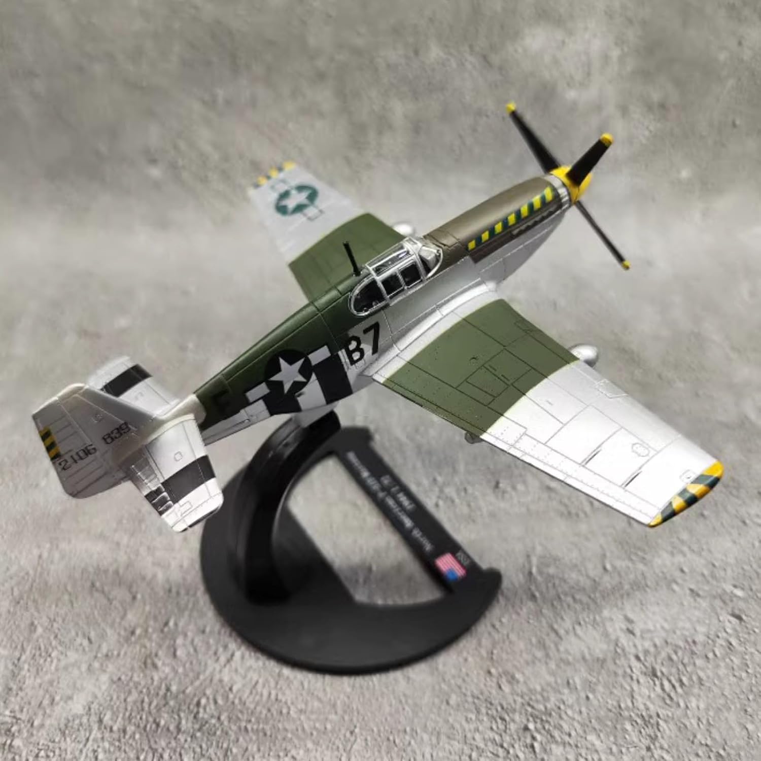 Alloy WWII North American P-51B Mustang Fighter Model 1:72 Scale, Alloy Aircraft Model for Collection Displaying