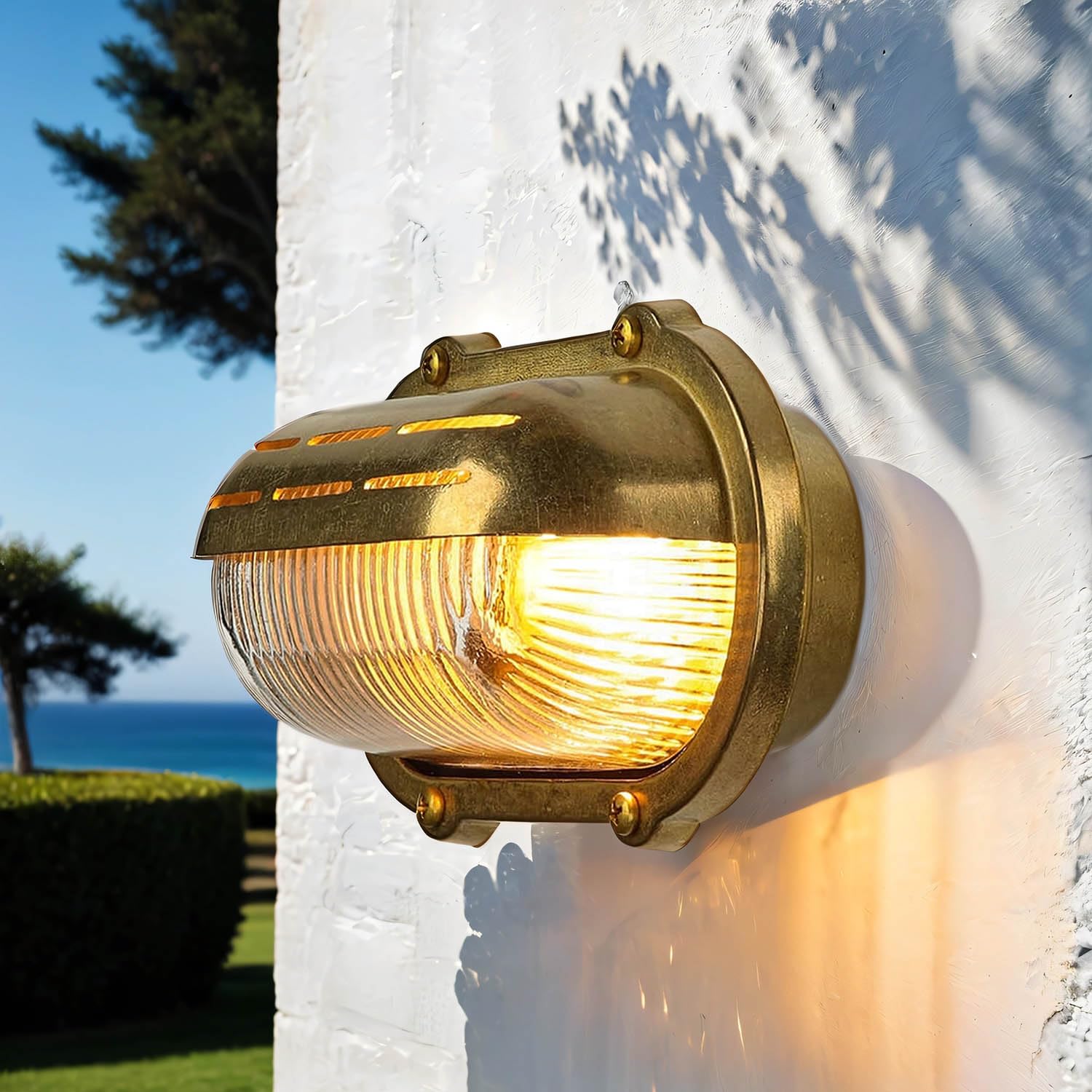Lampada da parete esterna Skiathos in ottone E27 IP64, resistente alla ruggine in vetro scanalato stile marittimo ideale per casa, terrazzo