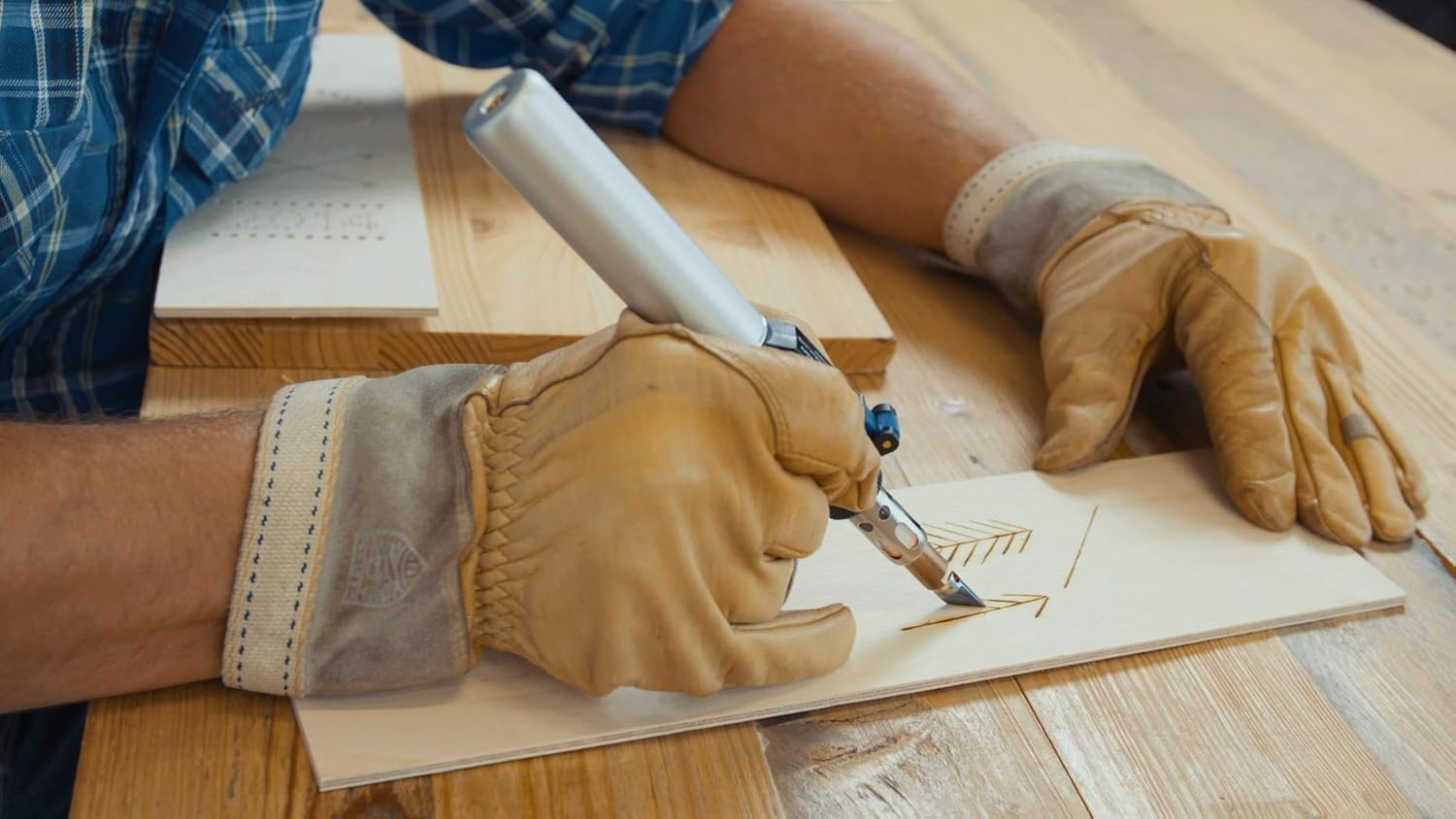 Dremel 202 Cutting Blade Accessory Kit for Soldering Iron with 2 Soldering Tips for Soldering, Melting, Hot Cutting, Welding, Shrinking and Pyrography