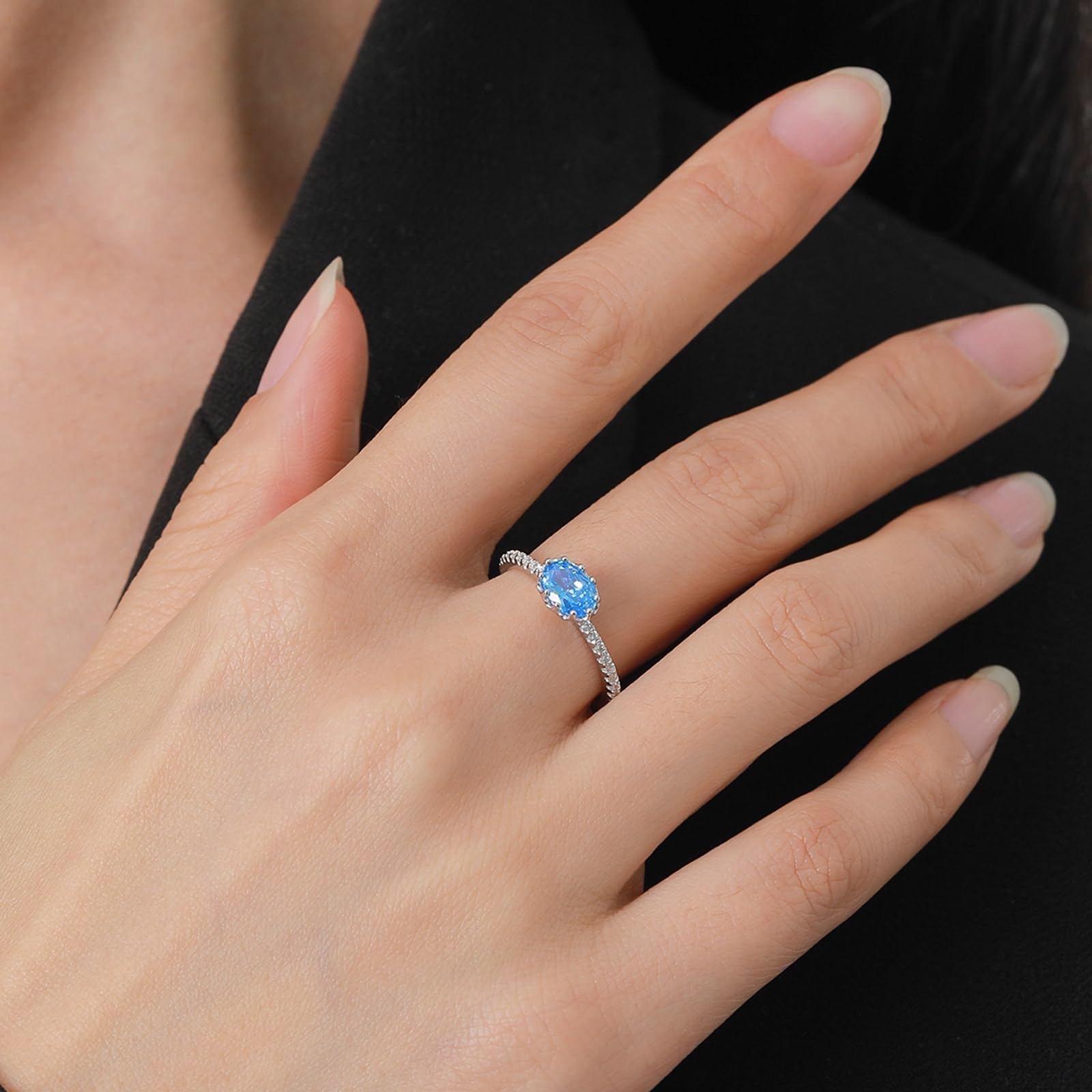 9K białe złoto pierścionek damski, pierścionek 7 x 5 mm topaz niebieski 1ct moissanit