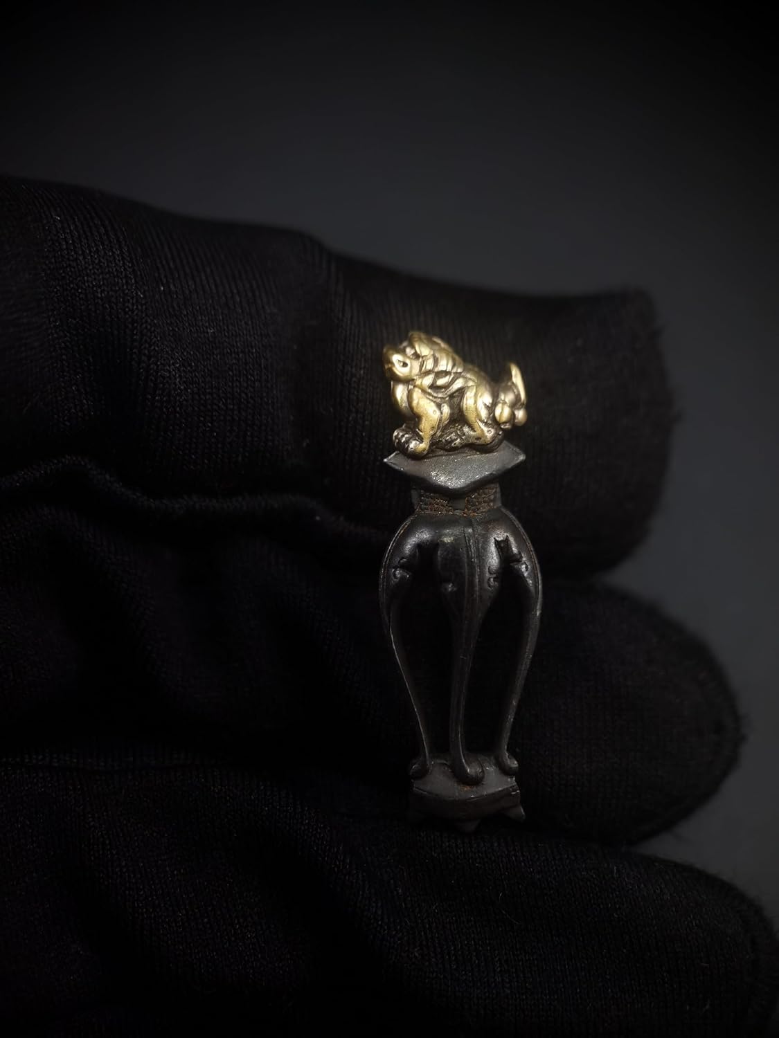 Japanese Type Flower Table & Small Lion Dog Menuki for wakziashi and Tanto, Y157