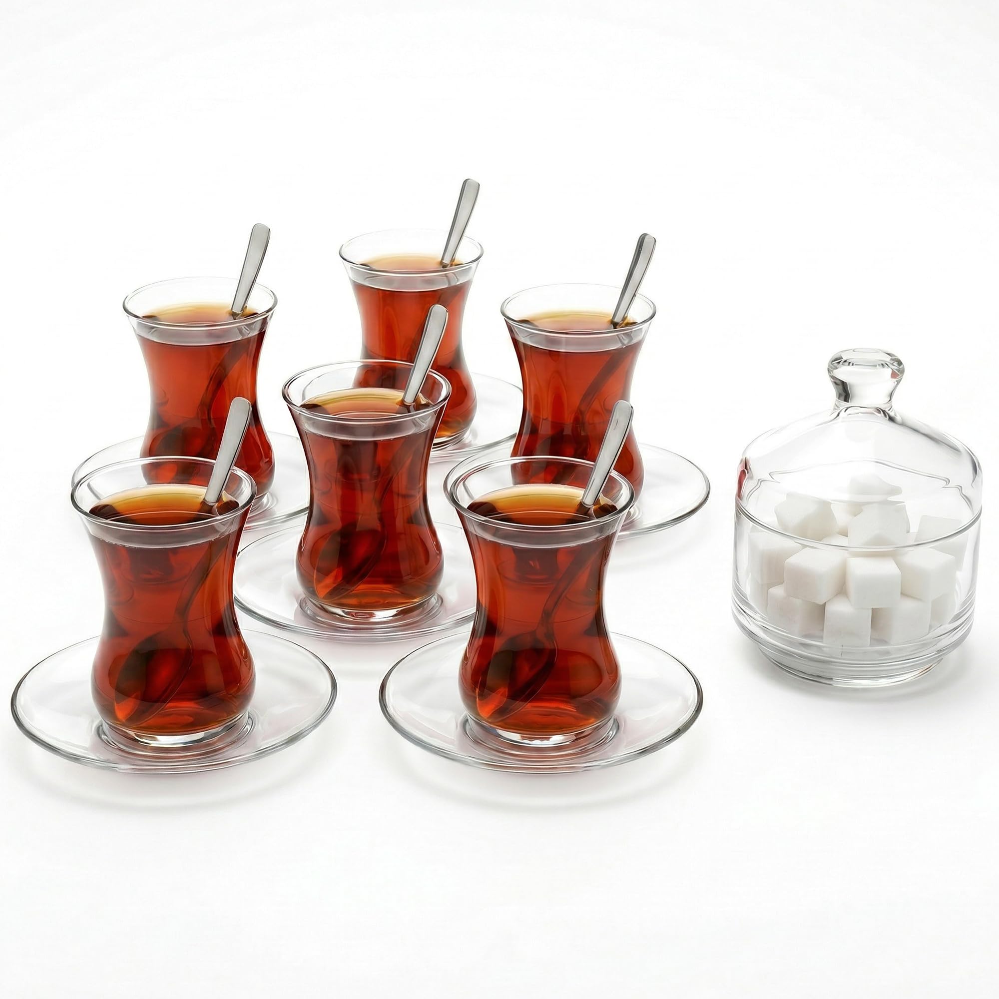 El juego de té turco tradicional de 19 piezas incluye: 6 vasos de té (4.3 onzas), 6 Soucers (Ø: 4.3), 6 cucharas de acero inoxidable y azucarero con cubierta de vidrio (8.5 onzas).