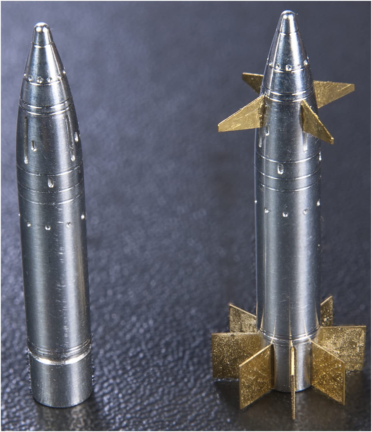 AFV Club 1/35 M982-IA Excaliber 6.1 inches (155 mm) Induction Bullet Set, Plastic Model Parts AG35057