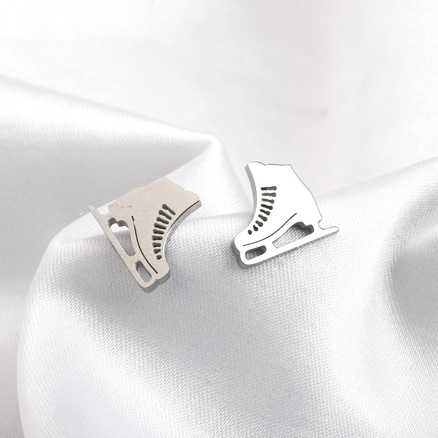 FUSTMW Skater Earrings Ice Skate Earrings Figure Skating Pendant Stud Earrings Team Sport Skater Jewelry Skate Lover Gift
