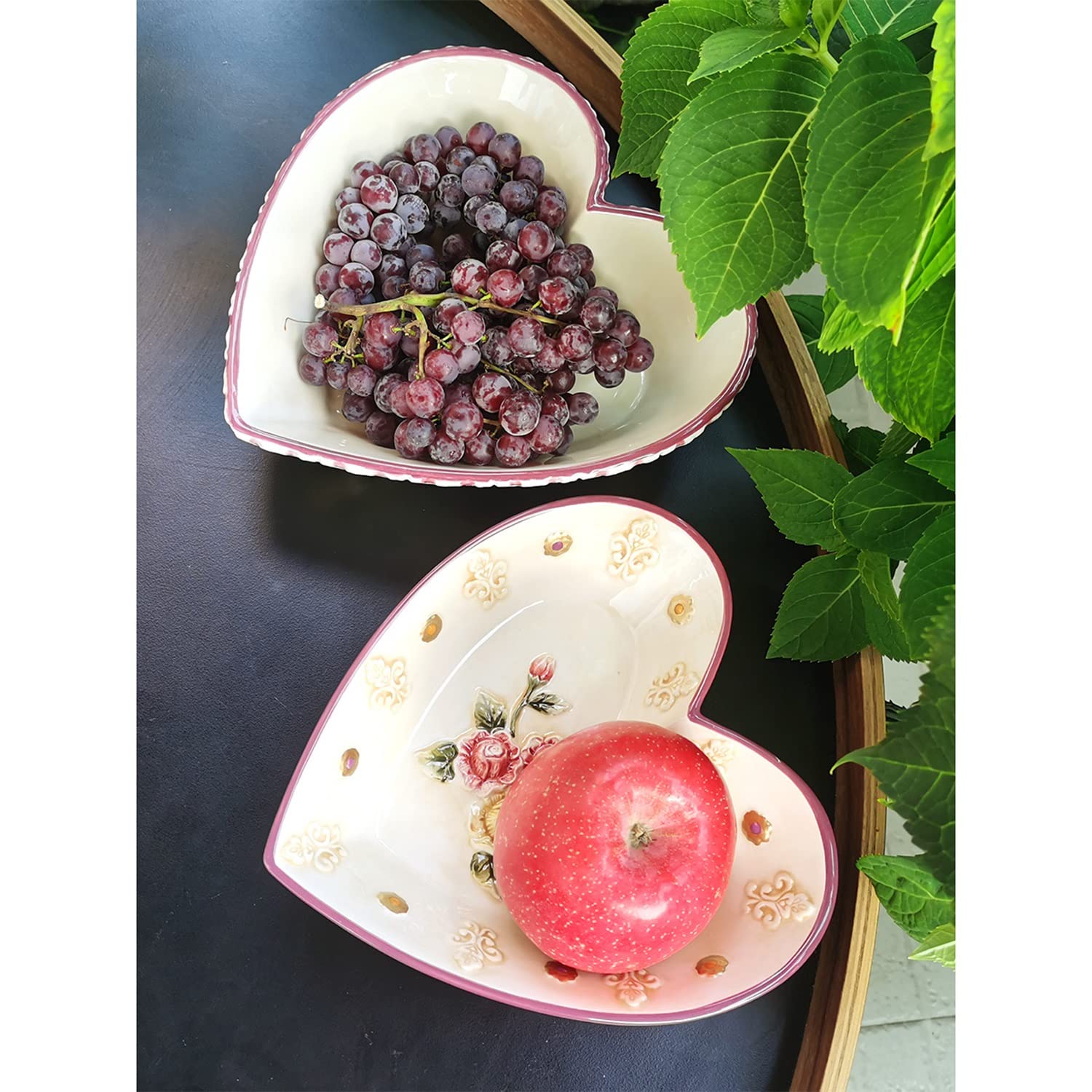 AVFORA Bol à Fruits 2 pièces, Grande et Petite Assiette de Fruits en céramique en Forme de cœur, Plateau de Rangement de Fruits secs, collations de Style Ferme, Bonbons, Noix, Fruits secs