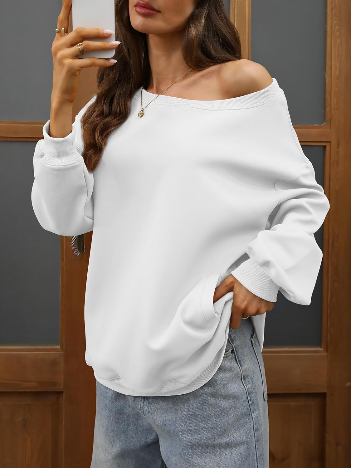 ELLEVEN Women’s Off Shoulder Sweatshirt, Casual Long Sleeve Pullover Tops with Pockets - Image 3