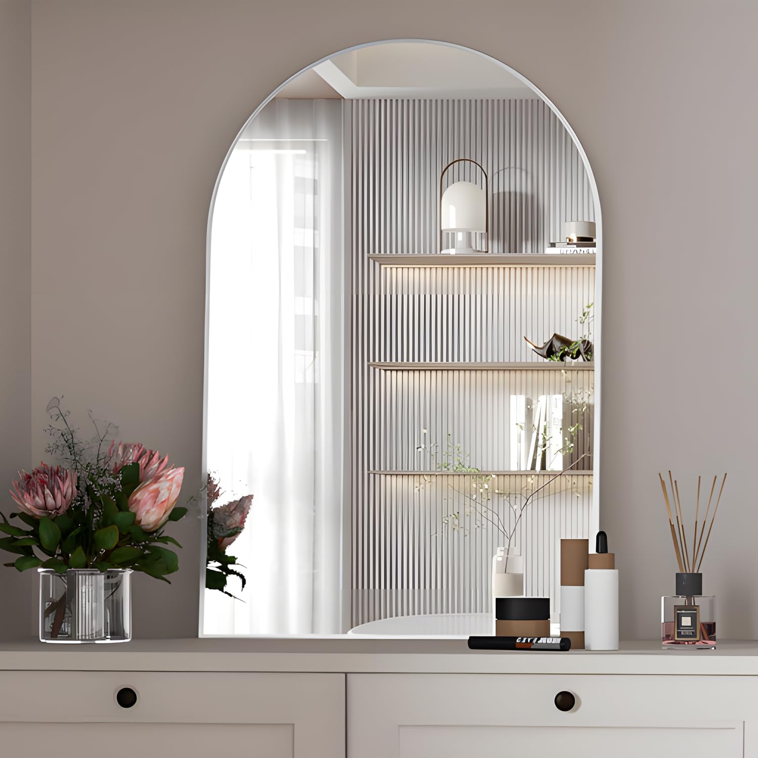 Gewölbter Wandspiegel für Badezimmer, 50x 75 cm gewölbter Spiegel, Silber Wandspiegel mit Metallrahmen, Schminkspiegel Dekoration für Kaminsims, Schlafzimmer, Eingangsbereich