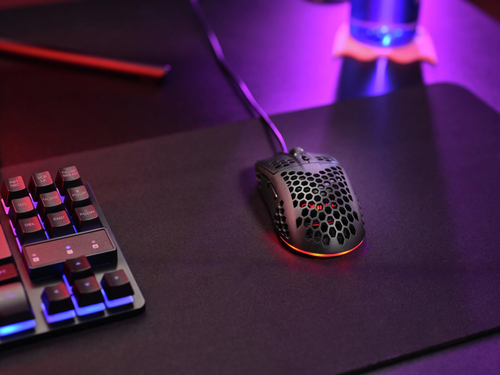 Trust Gaming GXT 928 Helox mysz do gier, superlekka mysz przewodowa USB 65 g, regulowana DPI (200-6400), czujnik optyczny, 6 programowalnych przycisków, oświetlenie LED RGB, do gier, laptopa, | Regulowane DPI (200-6400), czujnik optyczny, 6 programowalnyc