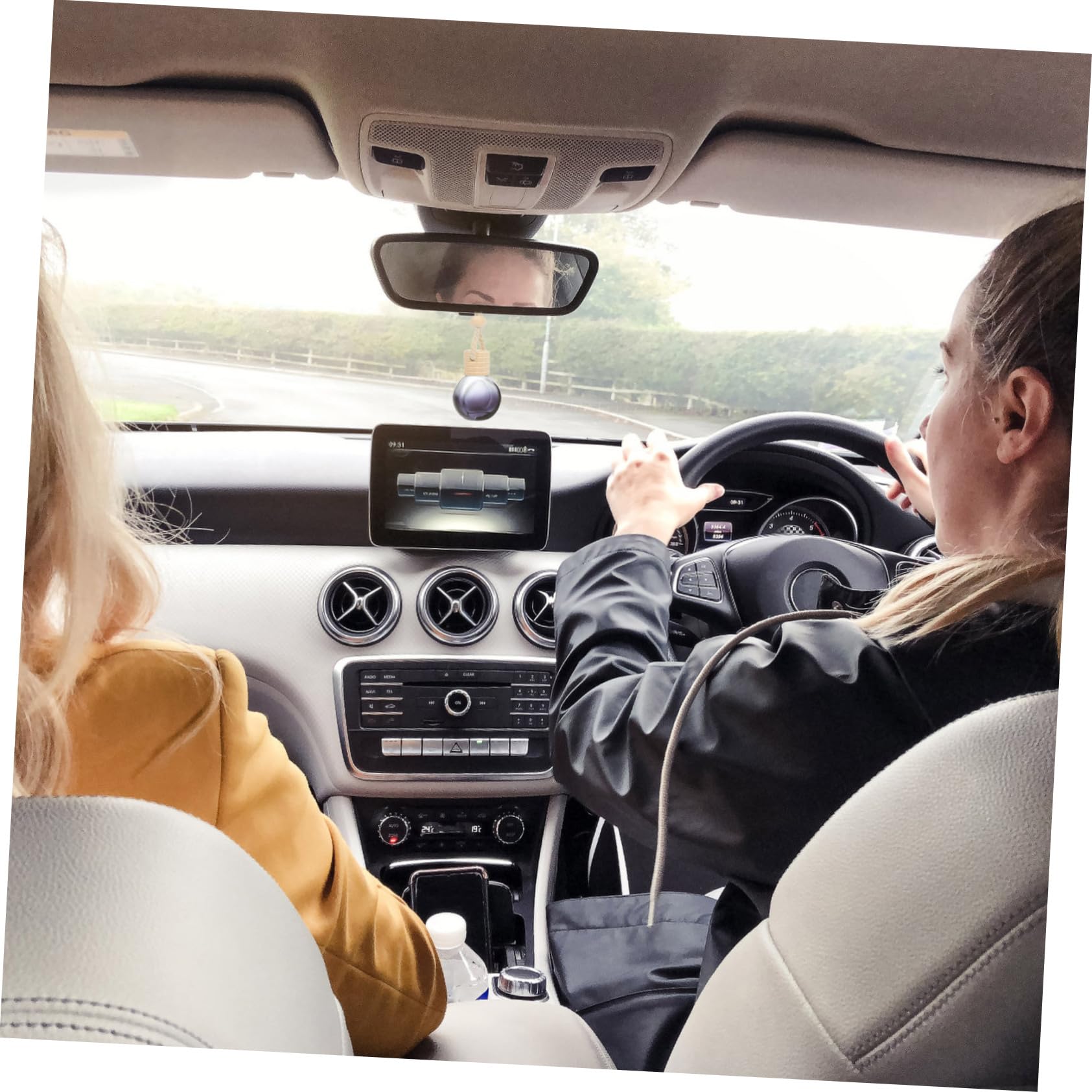 Mobestech Schwarzer Glas Auto Parfümflakon Anhänger 8ml mit Baumwollseil zum Aufhängen Deko fürs Auto 20 Stück