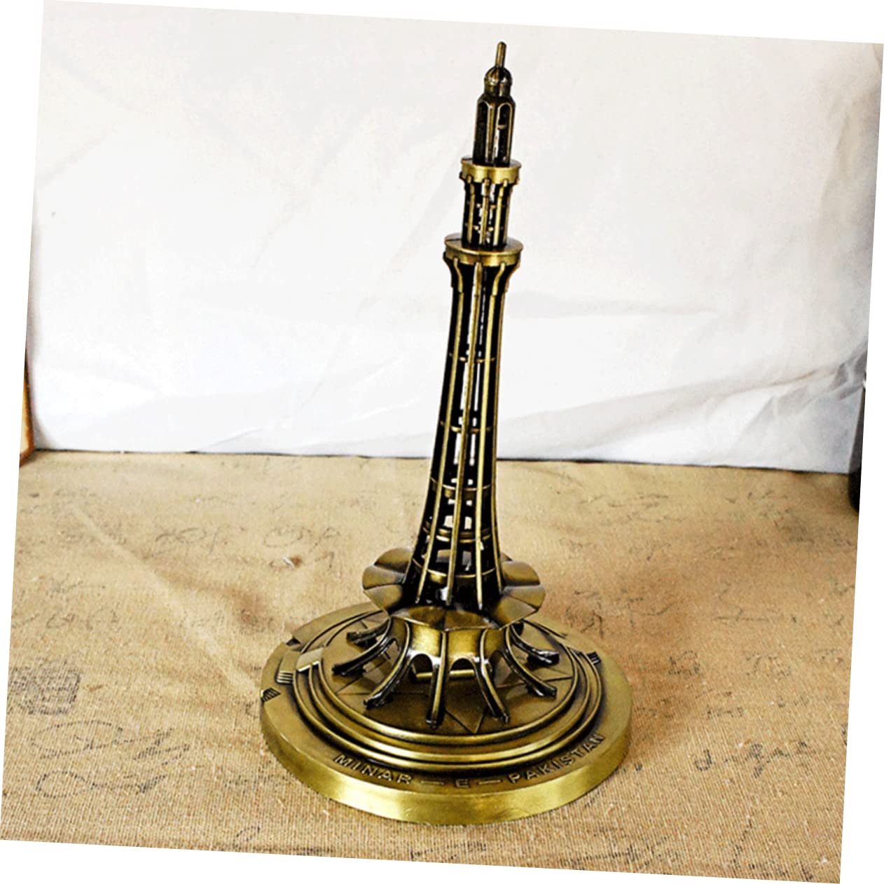 Yardenfun Metal Tower Ornament Pakistan National Style Sculpture Tabletop Decor