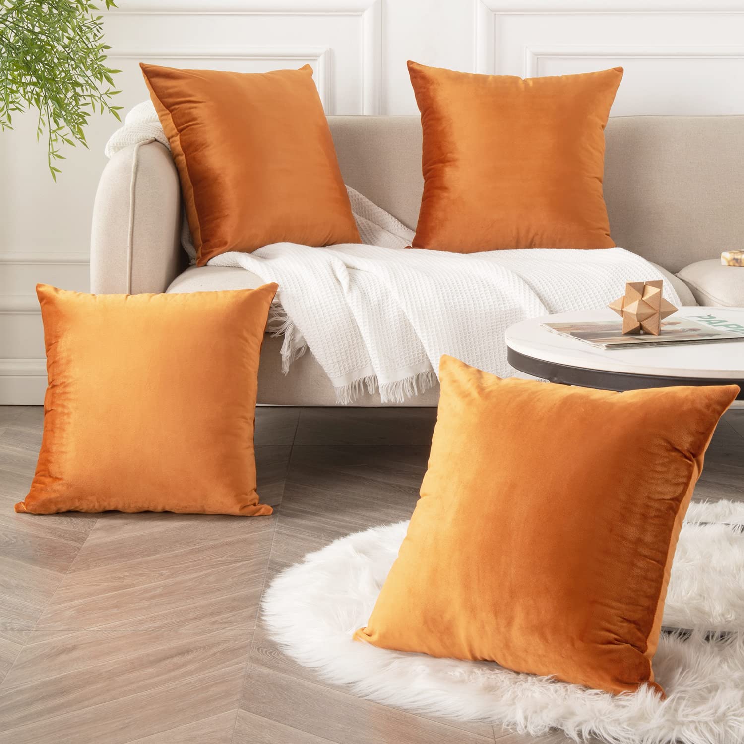 Yonous Set di 4 federe per cuscini, in morbido velluto di alta qualità, decorative, per divano, letto, sedia, arancione, 45 x 45 cm