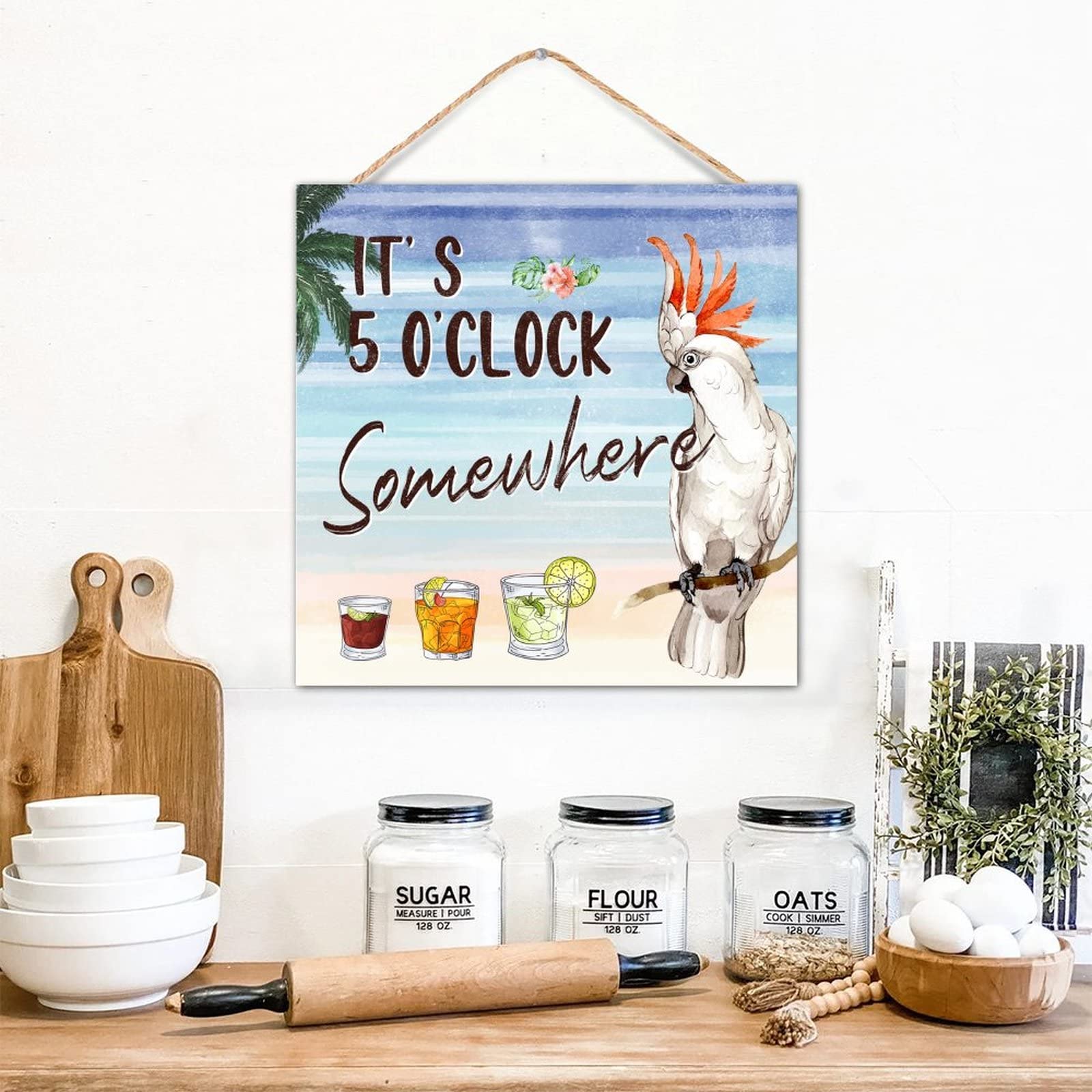 Plaque en bois antique avec perroquet coloré : idée déco murale pour chambre et cuisine