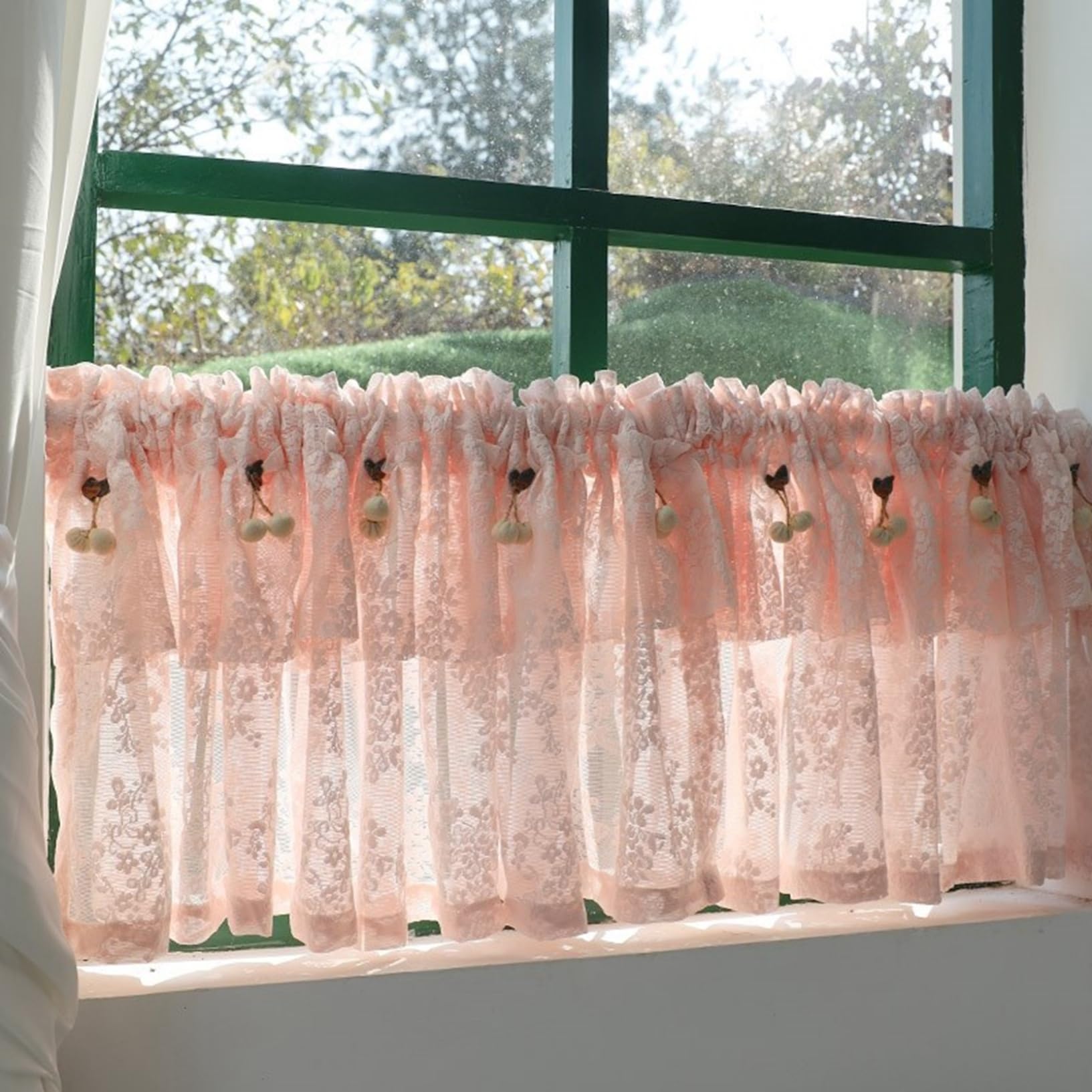 Amazon｜カフェカーテン ポンポン付き 刺繍レース レースカーテン