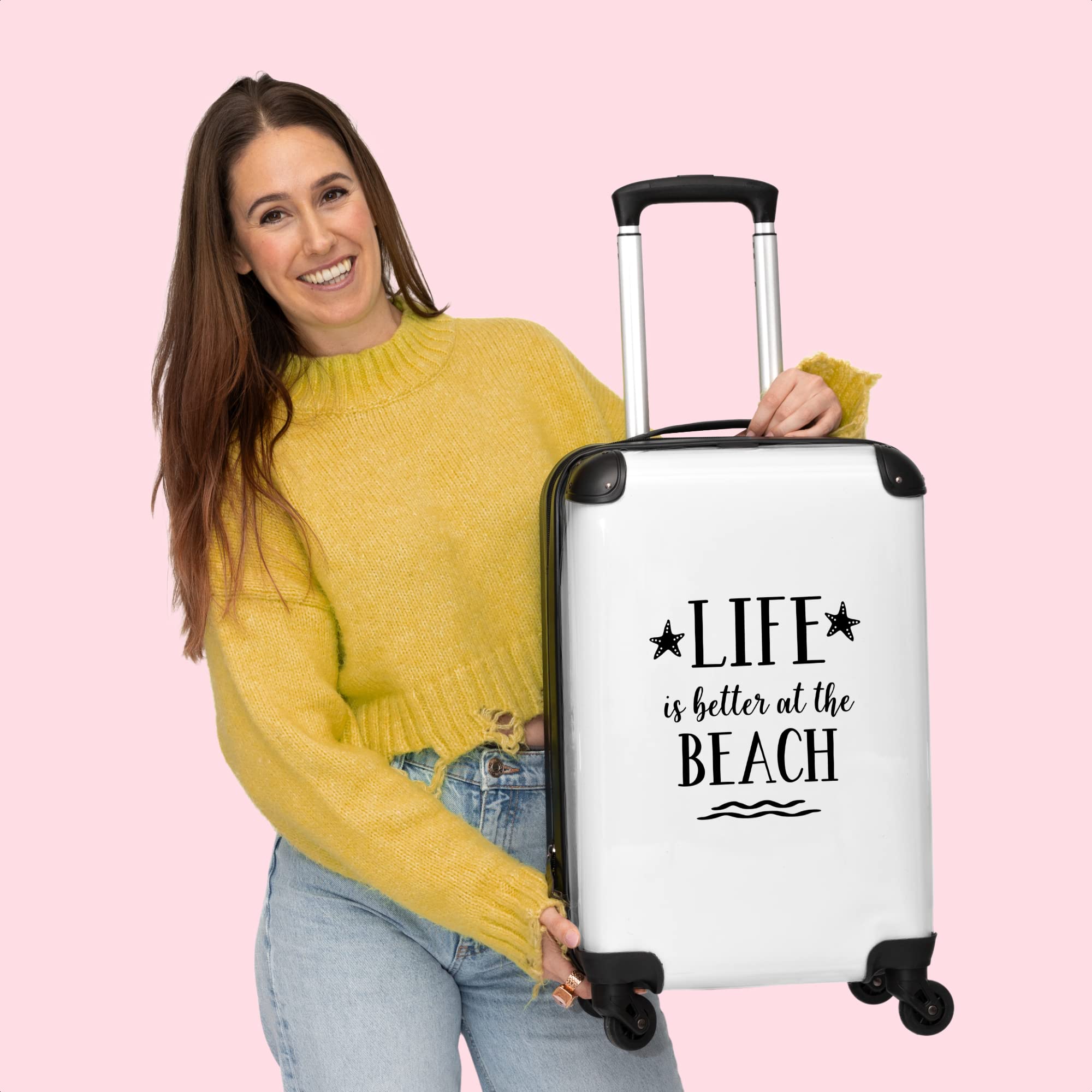 NoBoringSuitcases© Valigia Bagaglio a mano Trolley Case Piccola | viaggio con 4 ruote - 'La vita è migliore in spiaggia' - Citazioni - Stelle - Bianco - bordo