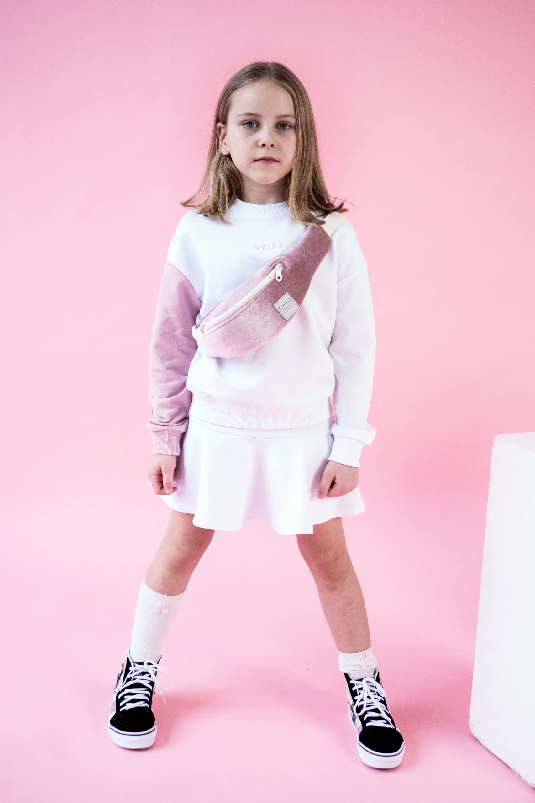Smart&Cute Chándal Weirdo hecho a mano, material orgánico, perfecto para la escuela o al aire libre. Traje de track para niñas. Cómodo al aire libre/interior.
