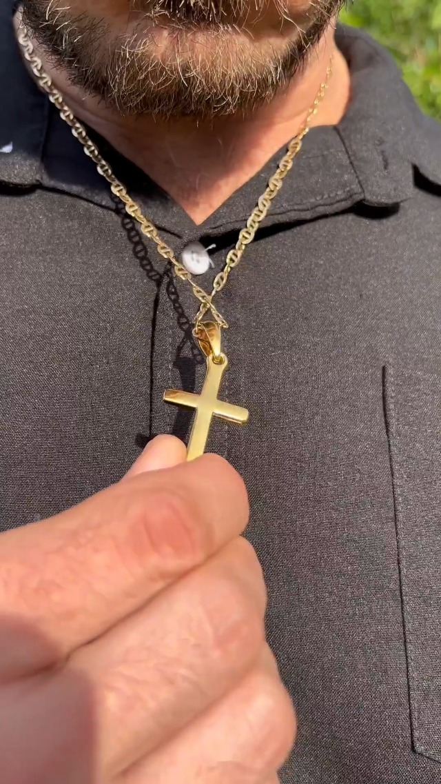ZENLUNANO Exquisite Silver Cross Necklace for Men and Women