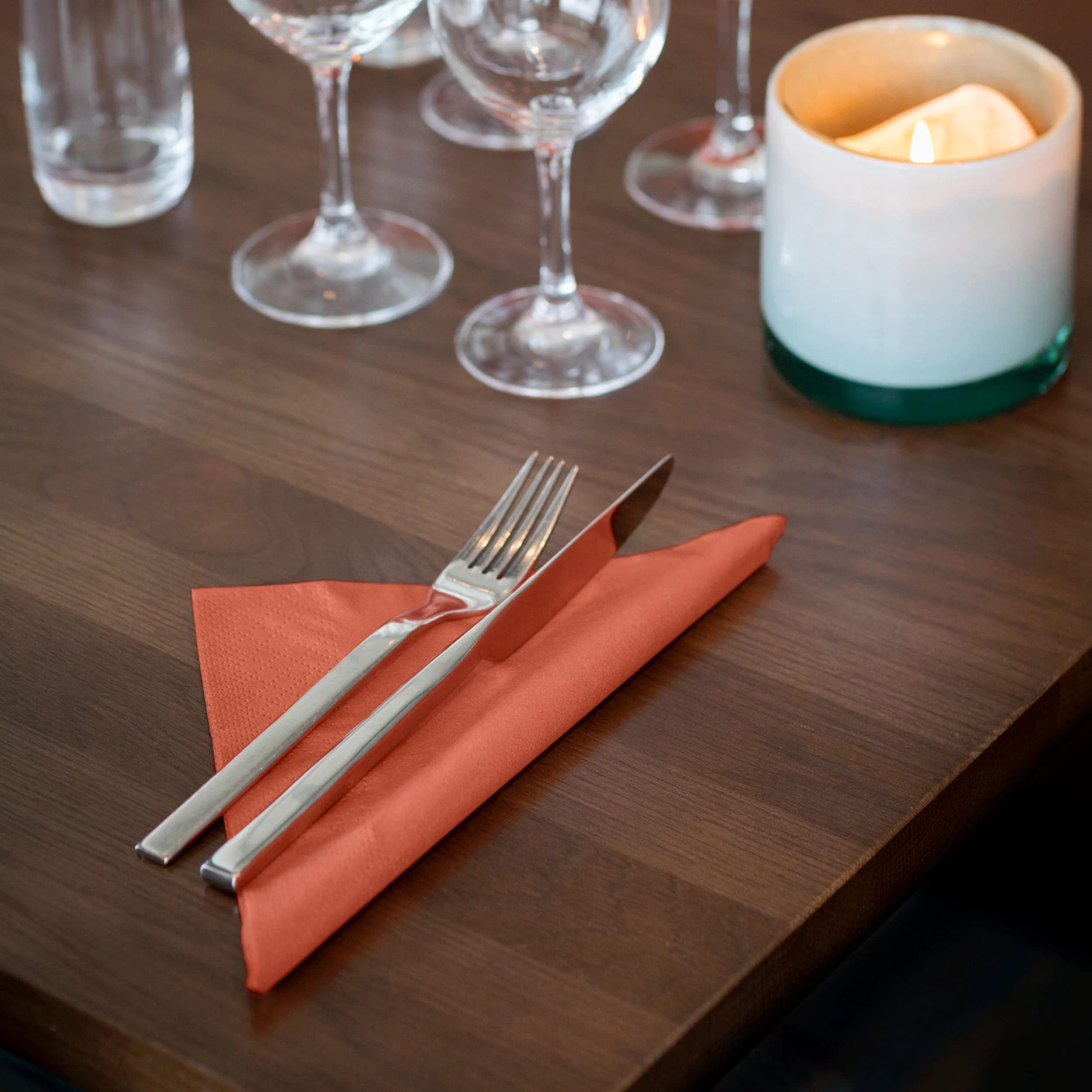 Tork 478763 Dinner Servilletas para cena/dos capas/pliegue 1/4 / color terracota / 12 paquetes x 150 unidades (1800 servilletas) / 39 cm x 39 cm/Advanced