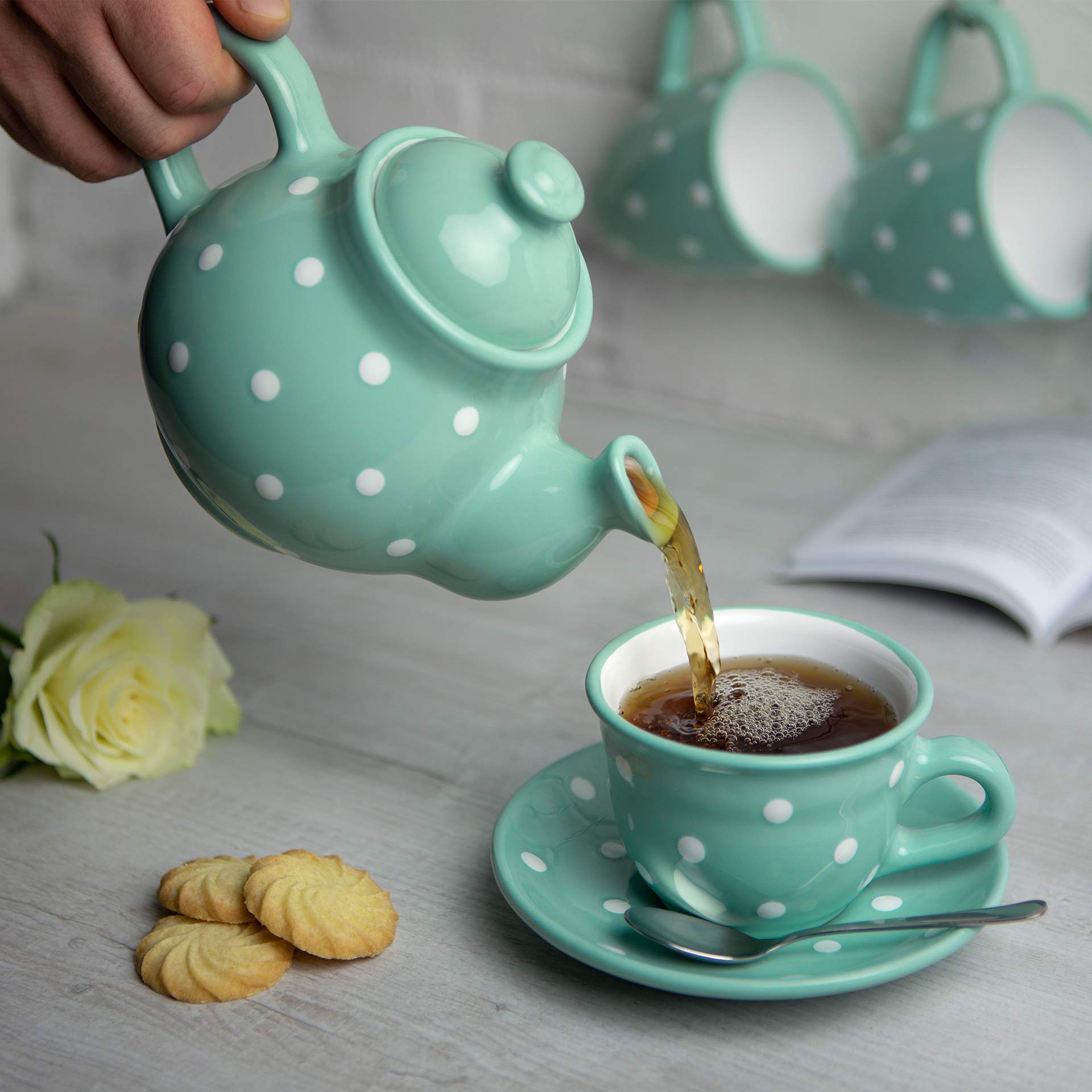 City to Cottage® Set da tè con Teiera, Bricco del Latte, Zuccheriera e 2 Tazze con Piattino | Fatto a Mano in Ceramica | Fantasia a Pois Verde Acqua e Bianco