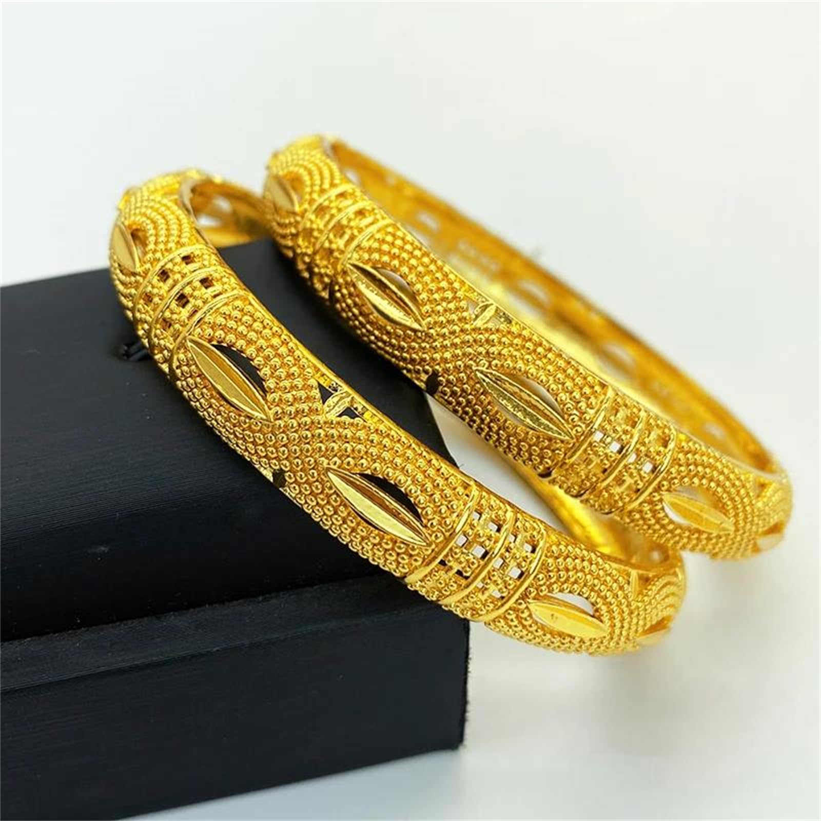 YDYDTTKD Brazalete de Lujo de Color Dorado de 24K para Mujer, Pulsera Redonda con dijes Nupciales, joyería de Moda de Estilo Bohemio para Celebraciones de Boda
