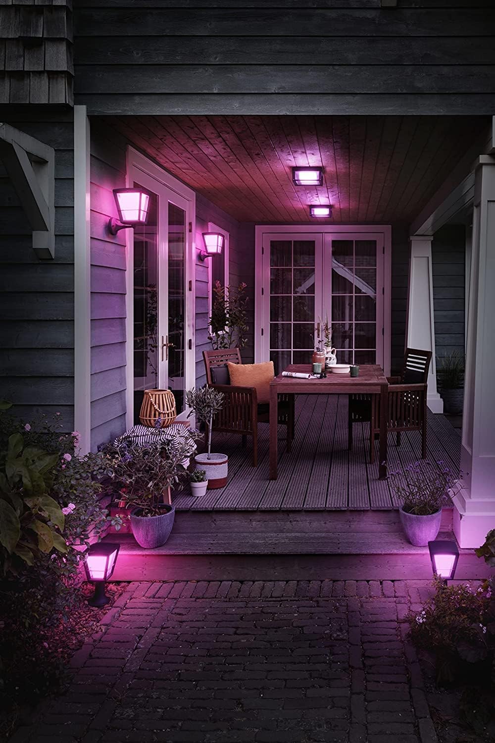 Philips Hue White & Color Ambiance Econic Outdoor Wandleuchte (1.140 lm), dimmbare Wandlampe für das Hue Lichtsystem mit 16 Mio. Farben, smarte Lichtsteuerung über Sprache oder App, schwarz