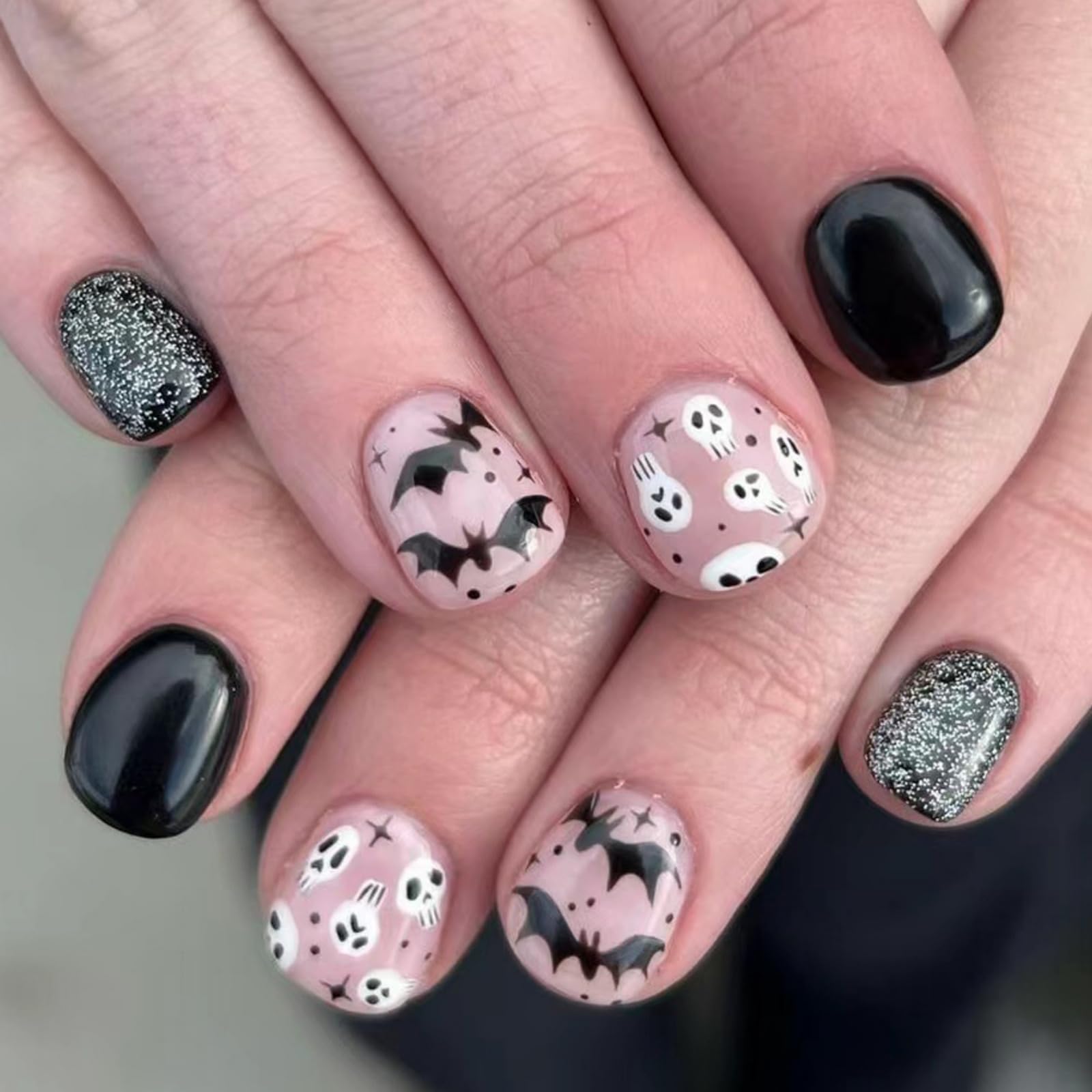 Halloween Press on Nails Bat Skull Fake Nails Short Square False Nails Glossy Full Cover Artificial Acrylic Nails Stick on Nail Black Glitters Glue on Nail for Women Art Decoration 24Pcs