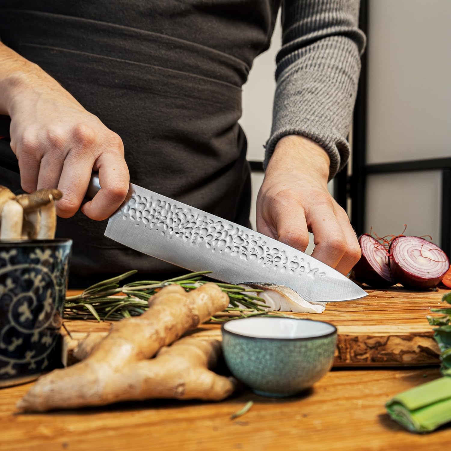 KOTAI | Cuchillo de chef Gyuto | Cuchillo de chef profesional | Hoja de 20 cm | Cuchillos forjados a mano | Acero inoxidable japonés 440C | Mango de madera de Pakka | Tang oculto completo